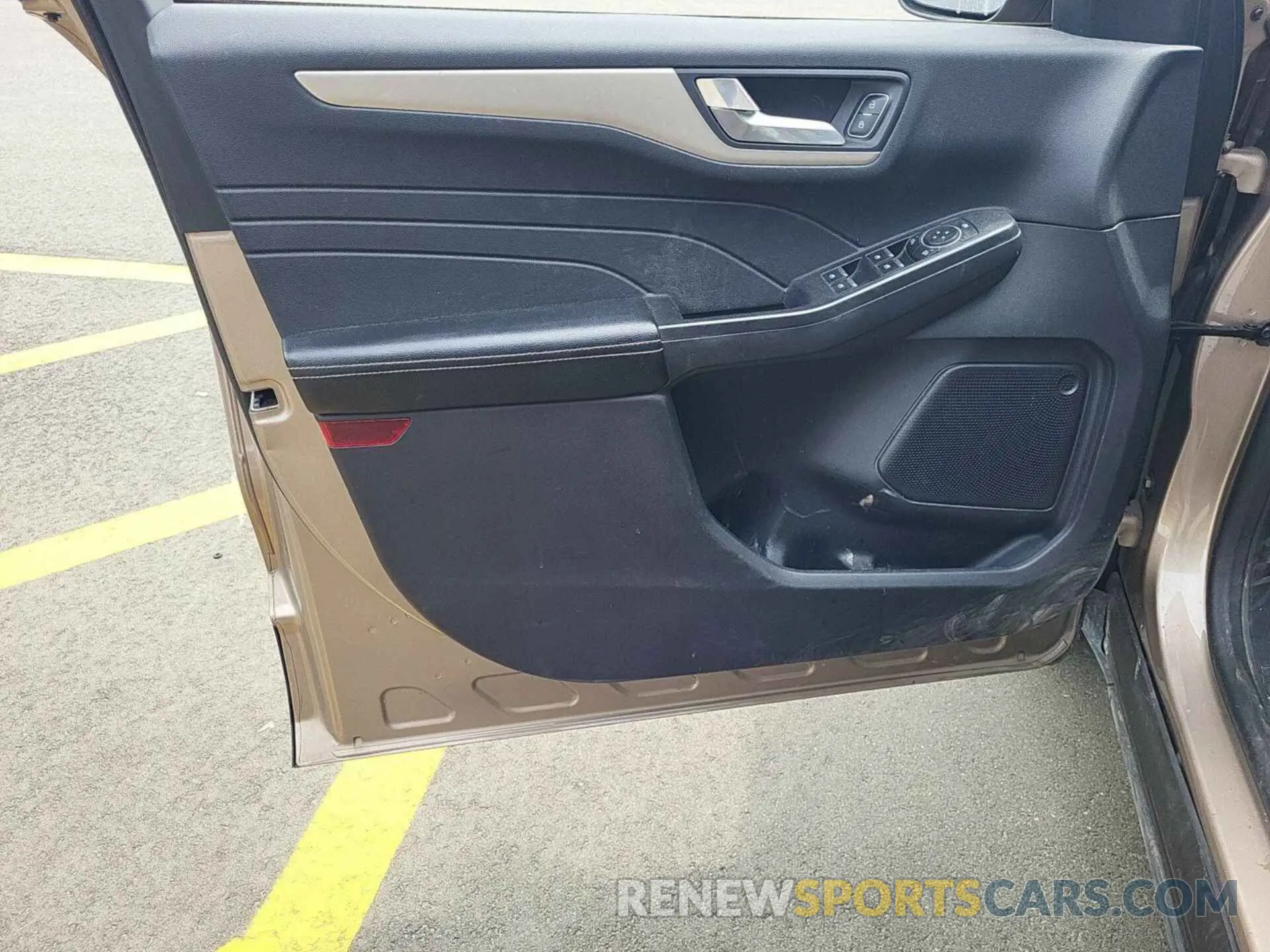 2 Photograph of a damaged car 1FMCU9G61MUA69077 FORD ESCAPE 2021