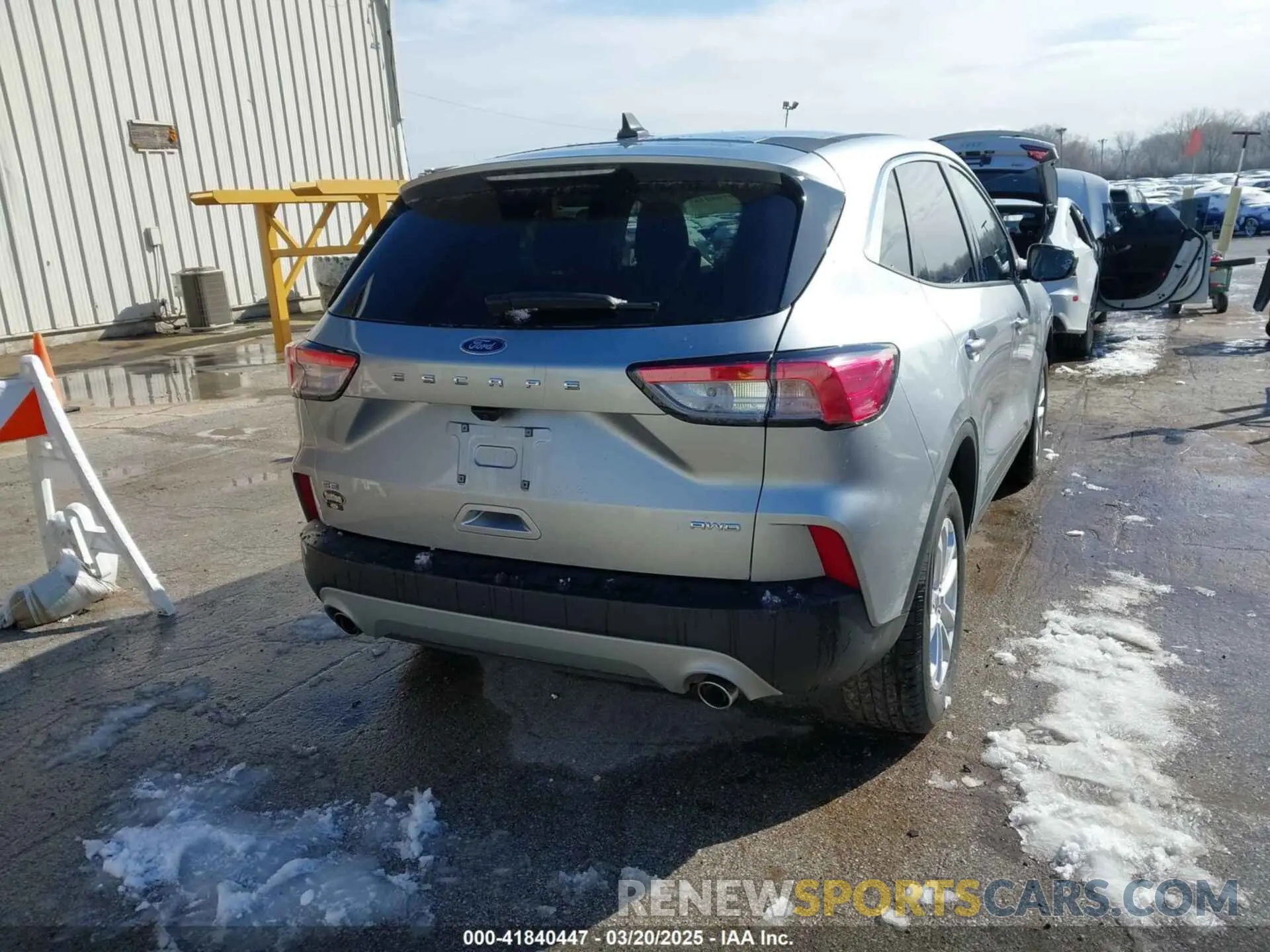 4 Photograph of a damaged car 1FMCU9G61MUB20836 FORD ESCAPE 2021
