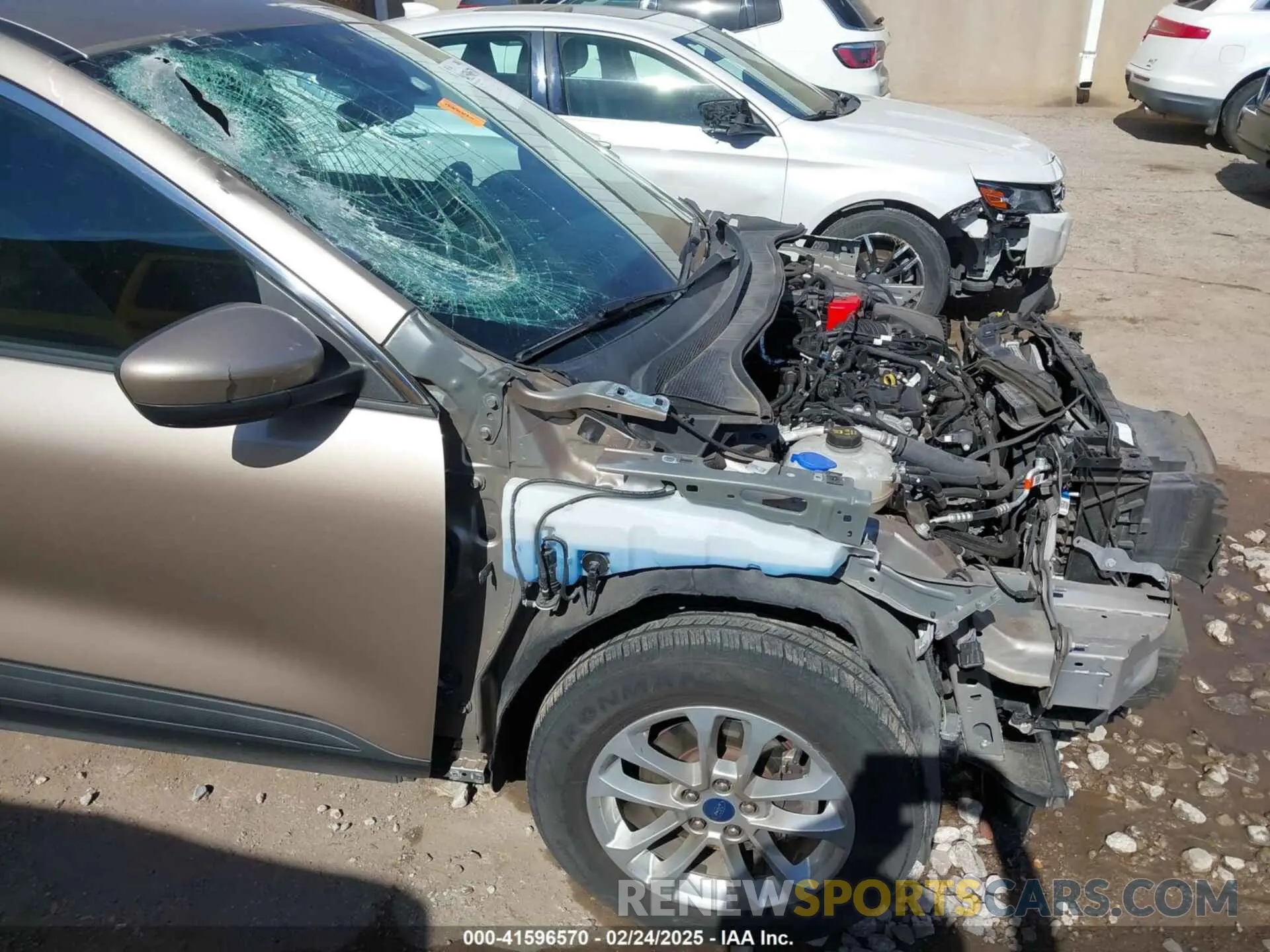 6 Photograph of a damaged car 1FMCU9G62MUA81335 FORD ESCAPE 2021