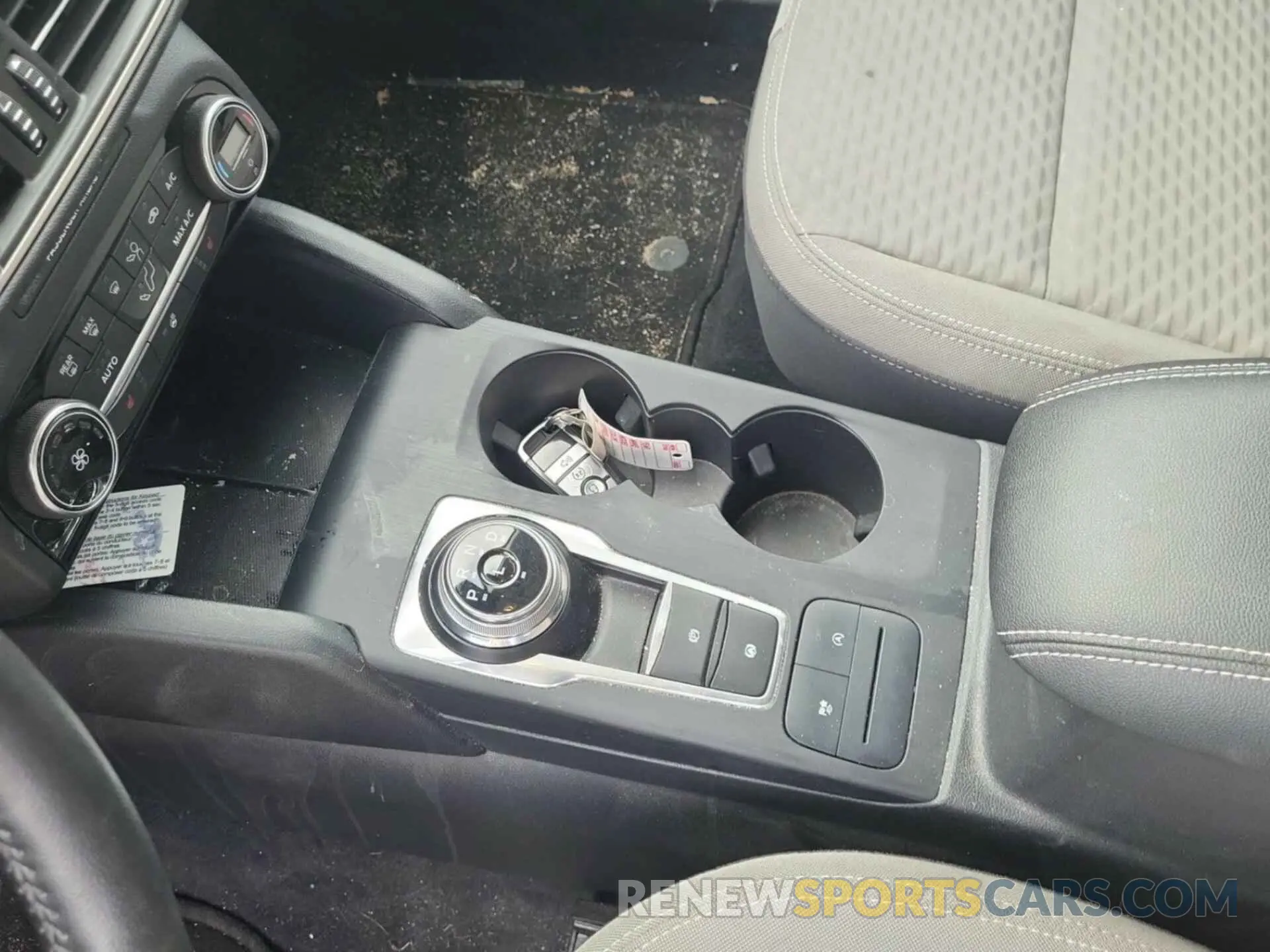 15 Photograph of a damaged car 1FMCU9G63MUA74393 FORD ESCAPE 2021