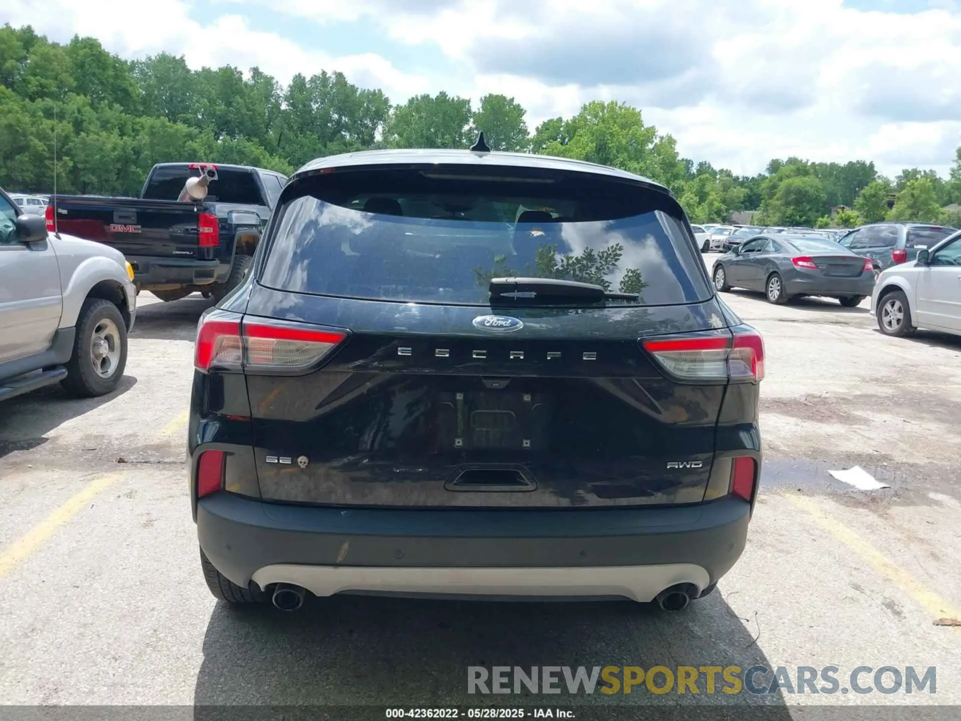 17 Photograph of a damaged car 1FMCU9G64MUA38664 FORD ESCAPE 2021