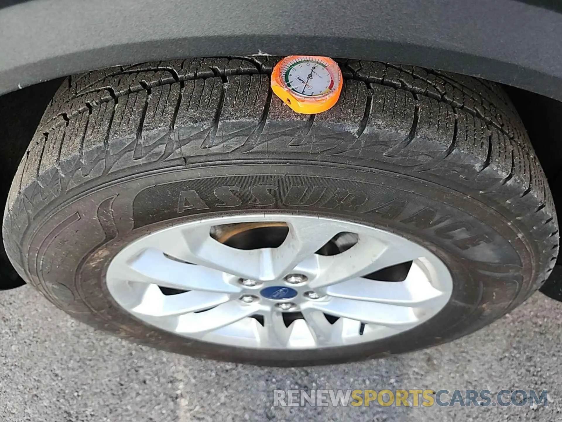29 Photograph of a damaged car 1FMCU9G64MUA91381 FORD ESCAPE 2021