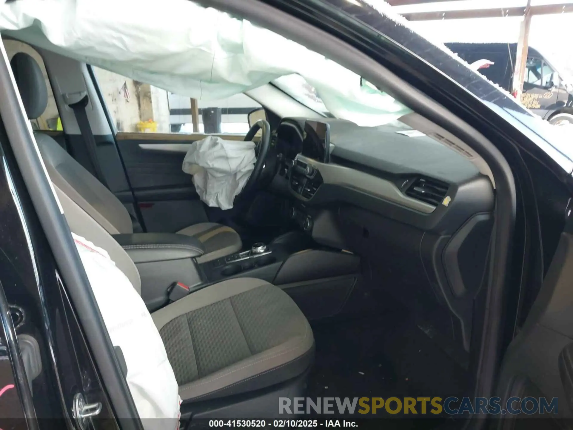 5 Photograph of a damaged car 1FMCU9G64MUB16053 FORD ESCAPE 2021