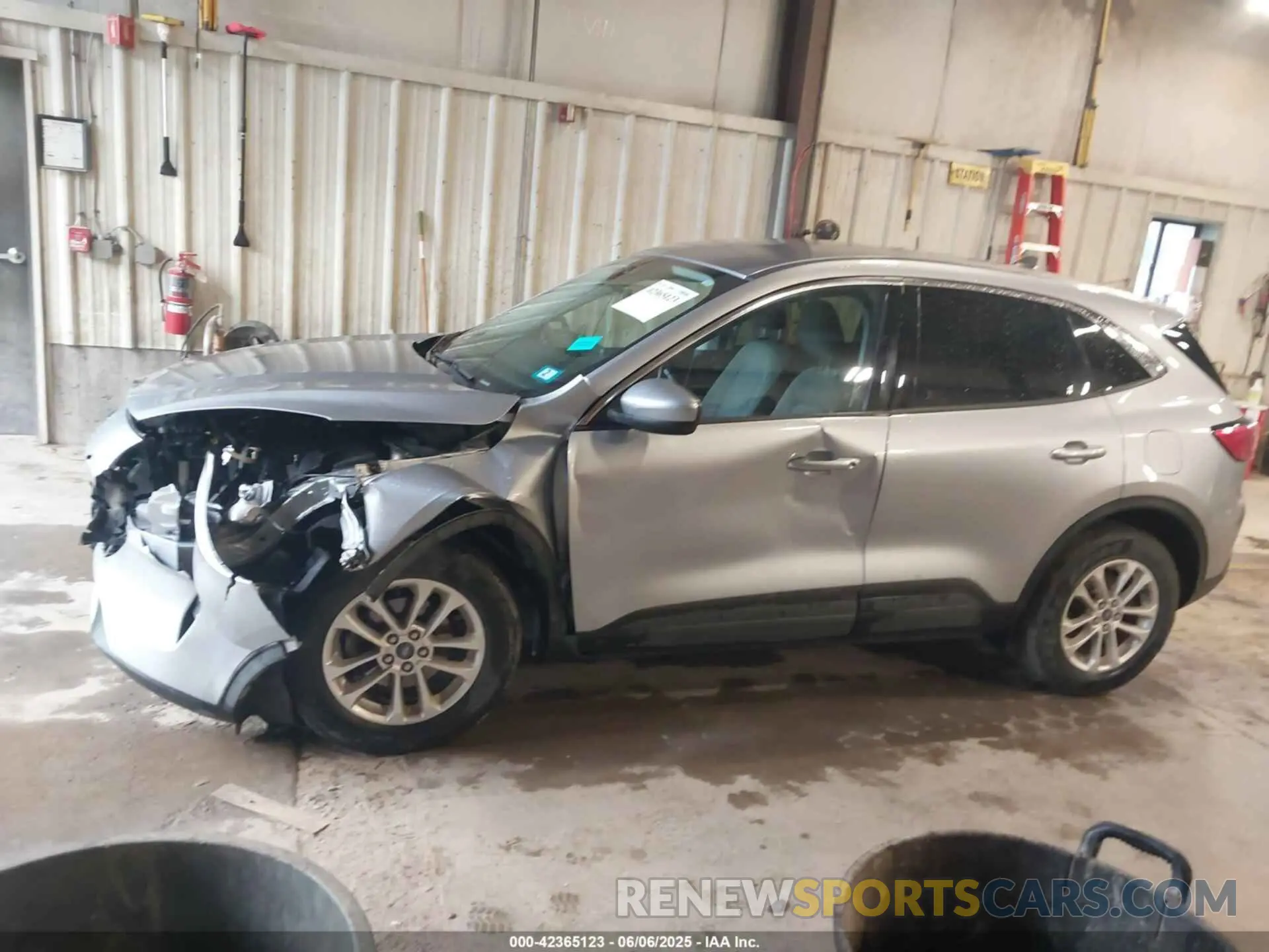 14 Photograph of a damaged car 1FMCU9G65MUA27642 FORD ESCAPE 2021
