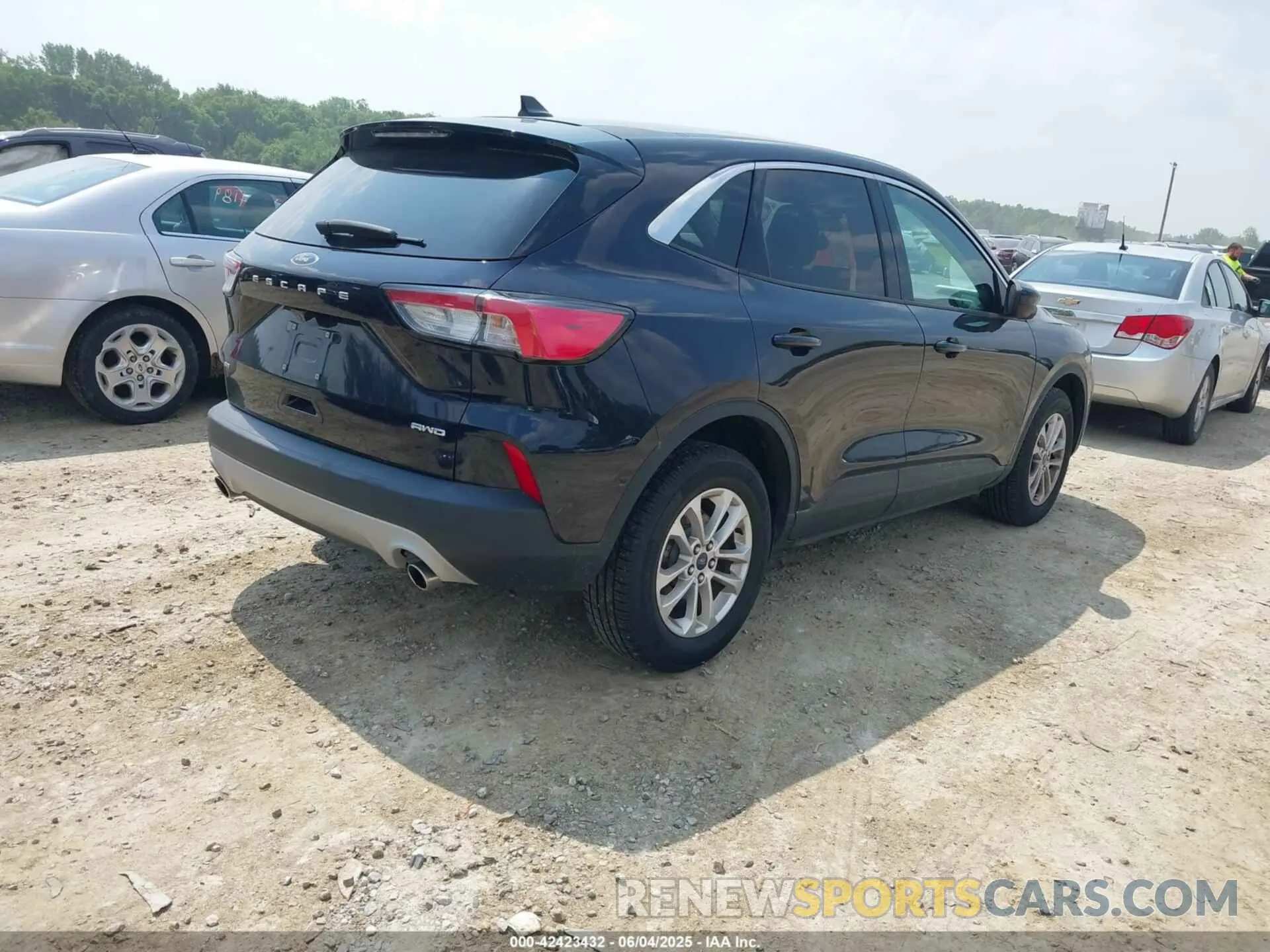 4 Photograph of a damaged car 1FMCU9G65MUB03411 FORD ESCAPE 2021