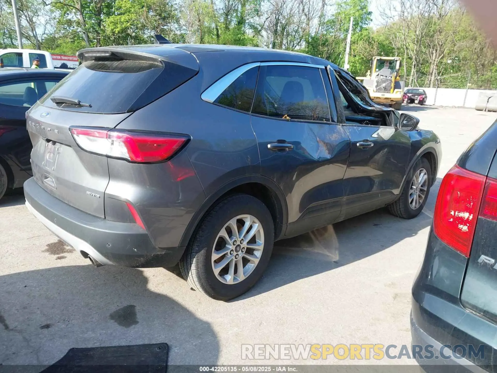 4 Photograph of a damaged car 1FMCU9G66MUA11210 FORD ESCAPE 2021