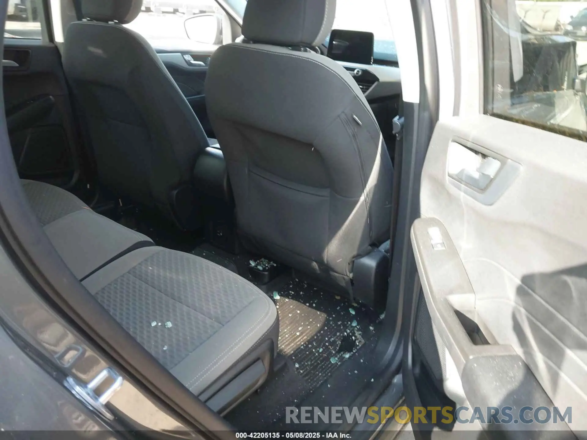 8 Photograph of a damaged car 1FMCU9G66MUA11210 FORD ESCAPE 2021
