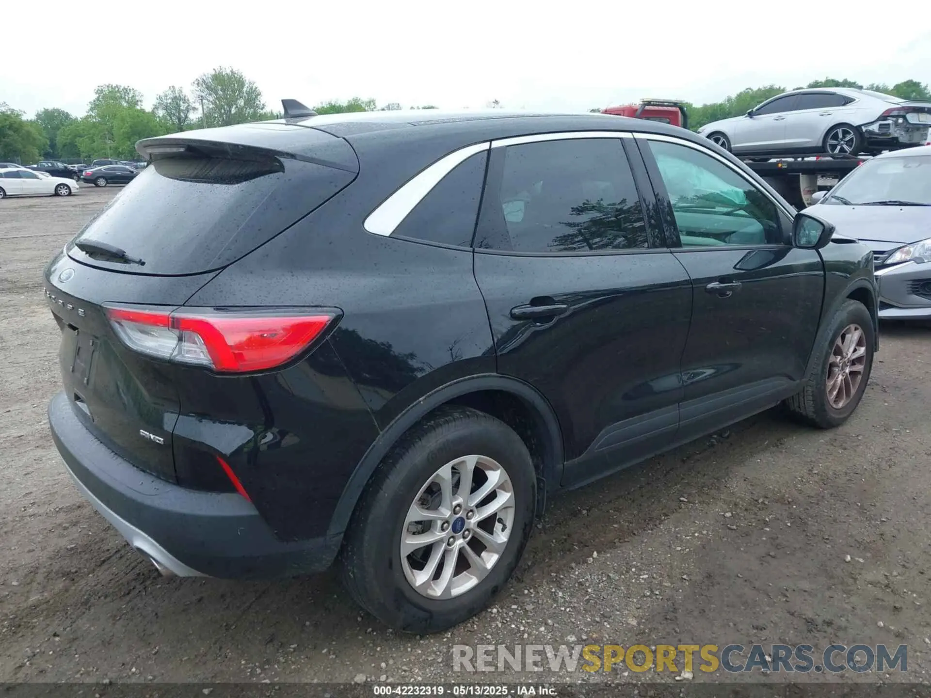4 Photograph of a damaged car 1FMCU9G67MUA23303 FORD ESCAPE 2021