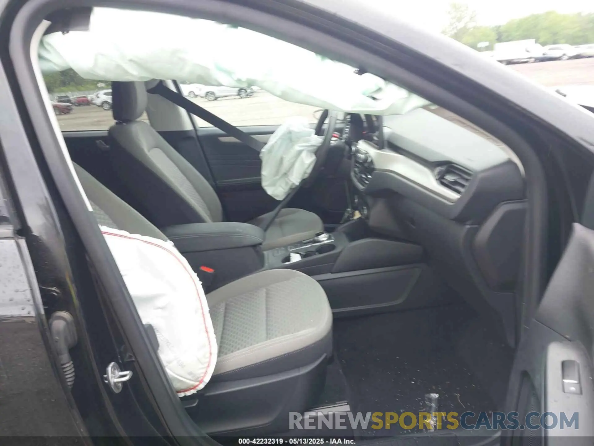 5 Photograph of a damaged car 1FMCU9G67MUA23303 FORD ESCAPE 2021