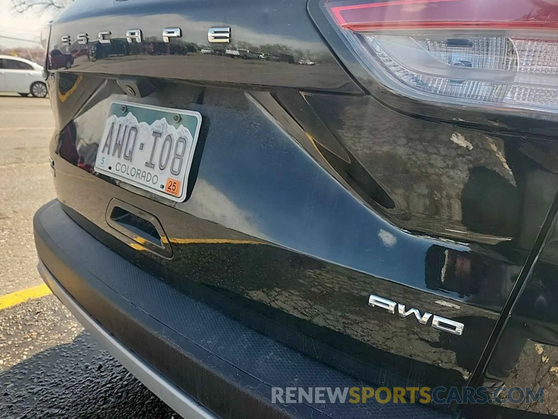 19 Photograph of a damaged car 1FMCU9G67MUA40022 FORD ESCAPE 2021