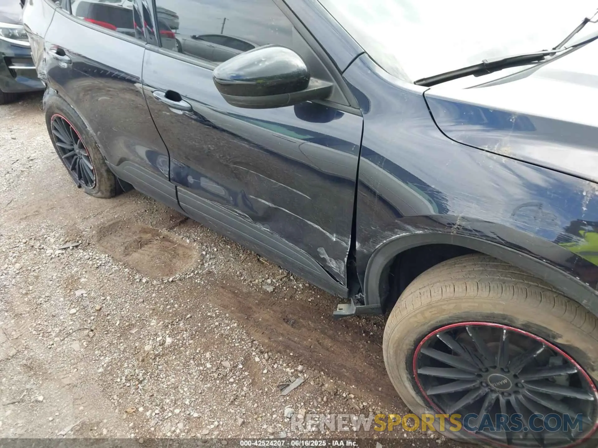17 Photograph of a damaged car 1FMCU9G68MUA37176 FORD ESCAPE 2021