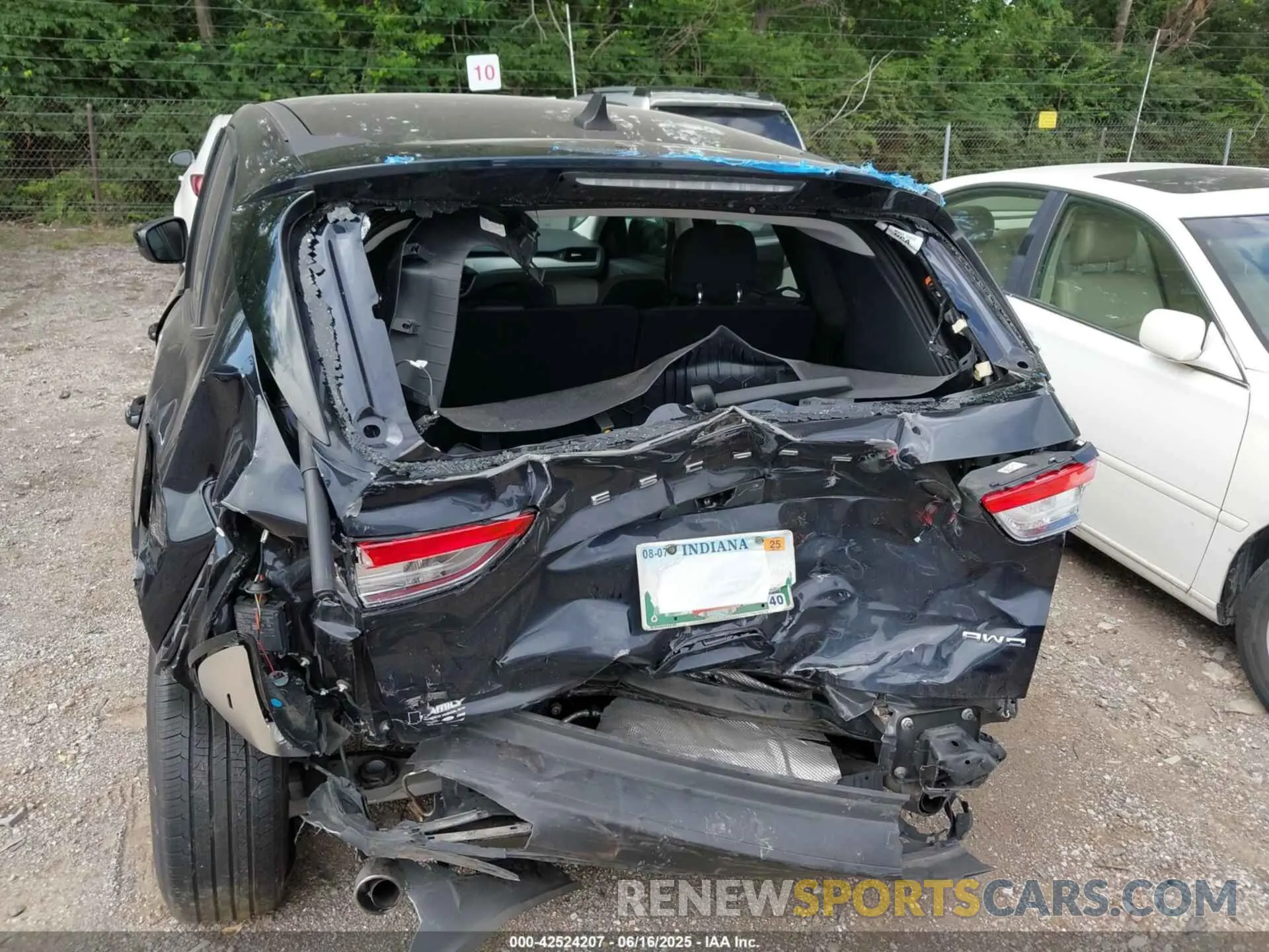 19 Photograph of a damaged car 1FMCU9G68MUA37176 FORD ESCAPE 2021