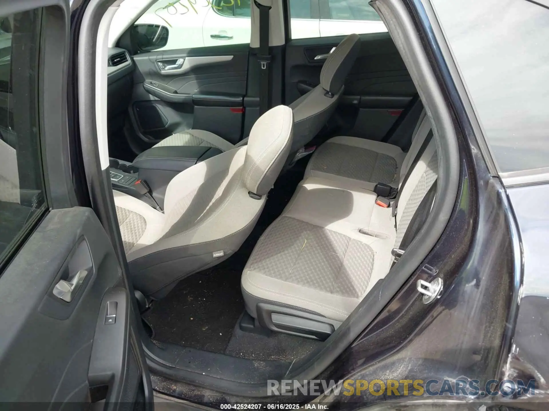 8 Photograph of a damaged car 1FMCU9G68MUA37176 FORD ESCAPE 2021