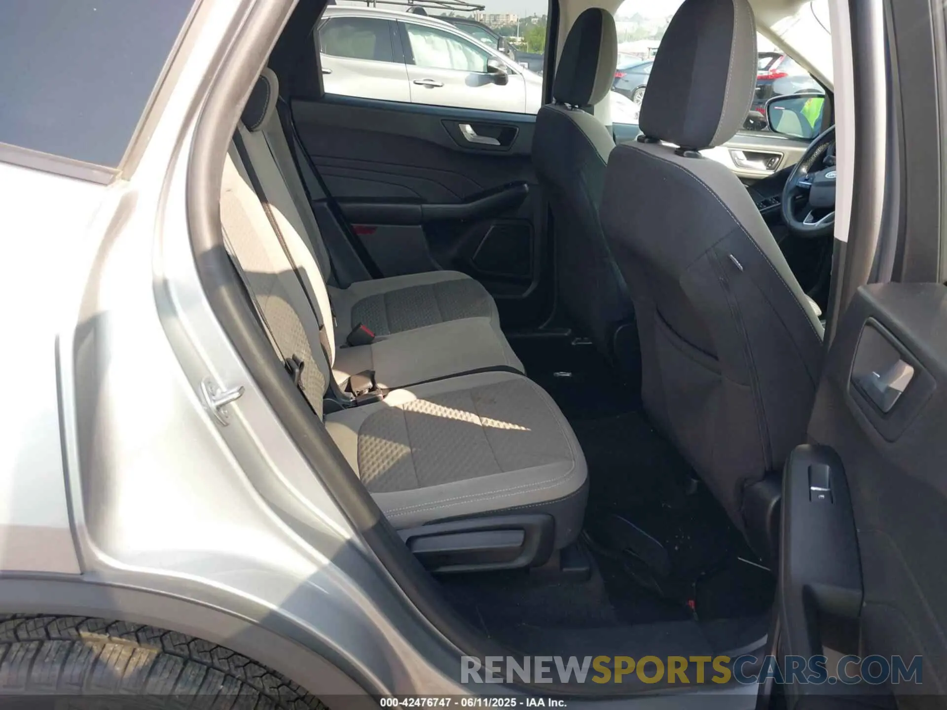 8 Photograph of a damaged car 1FMCU9G68MUB26987 FORD ESCAPE 2021