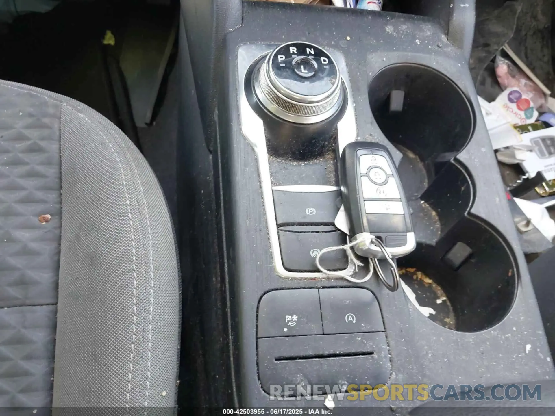 11 Photograph of a damaged car 1FMCU9G69MUB15318 FORD ESCAPE 2021
