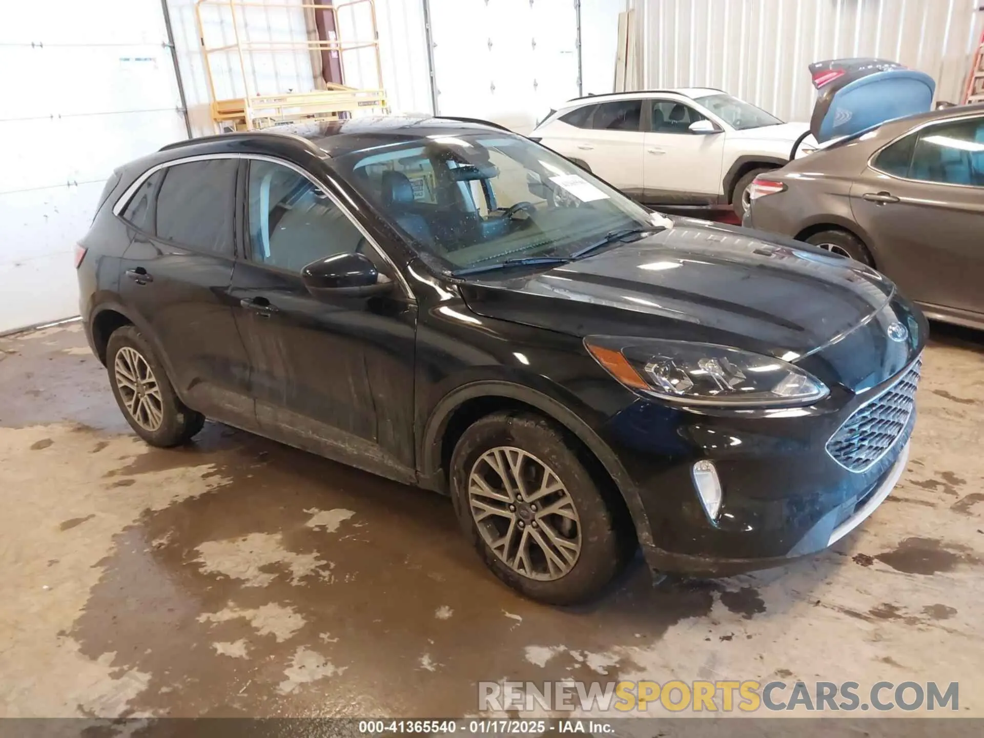 1 Photograph of a damaged car 1FMCU9H60MUA61096 FORD ESCAPE 2021