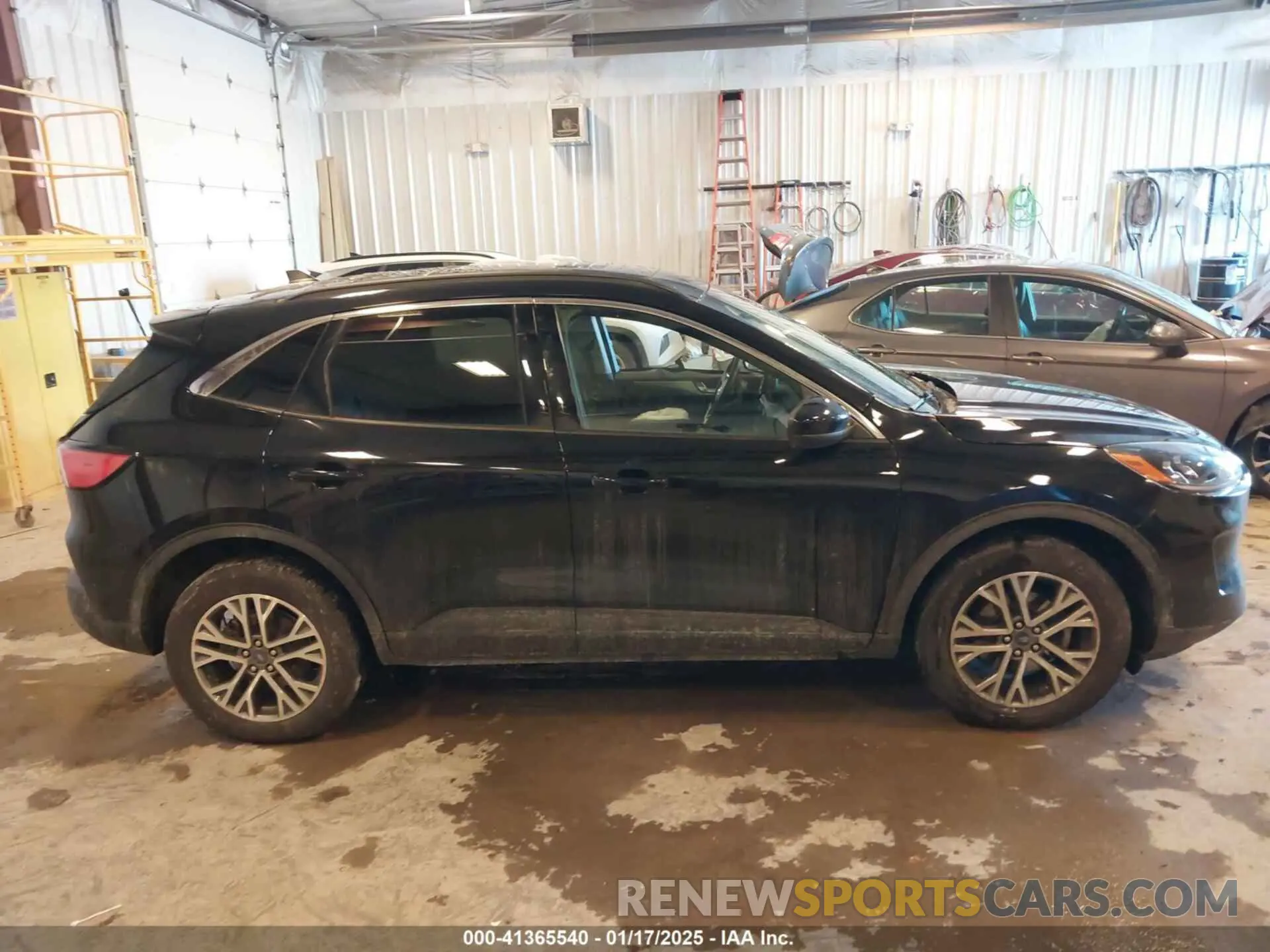 13 Photograph of a damaged car 1FMCU9H60MUA61096 FORD ESCAPE 2021