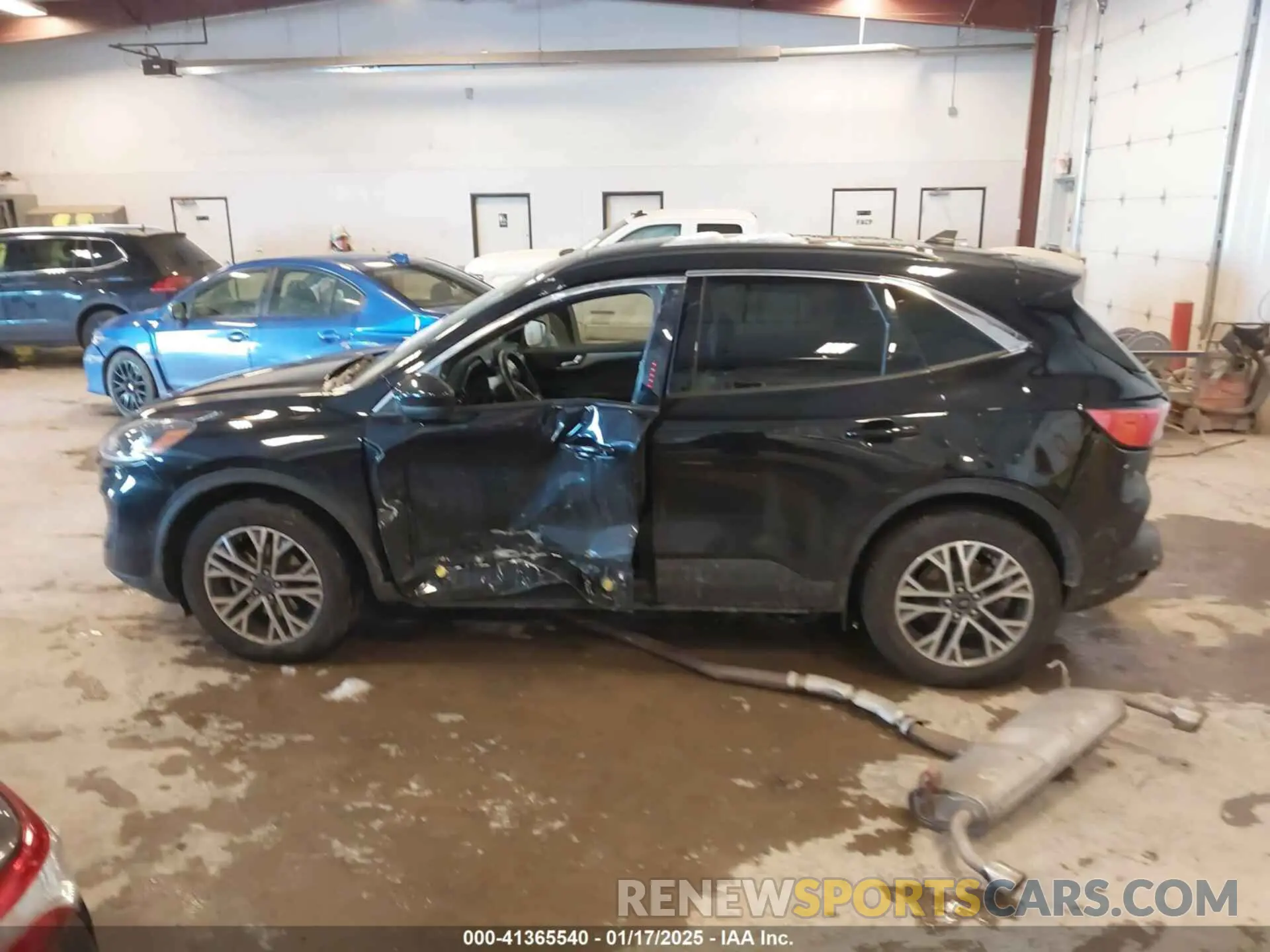 14 Photograph of a damaged car 1FMCU9H60MUA61096 FORD ESCAPE 2021
