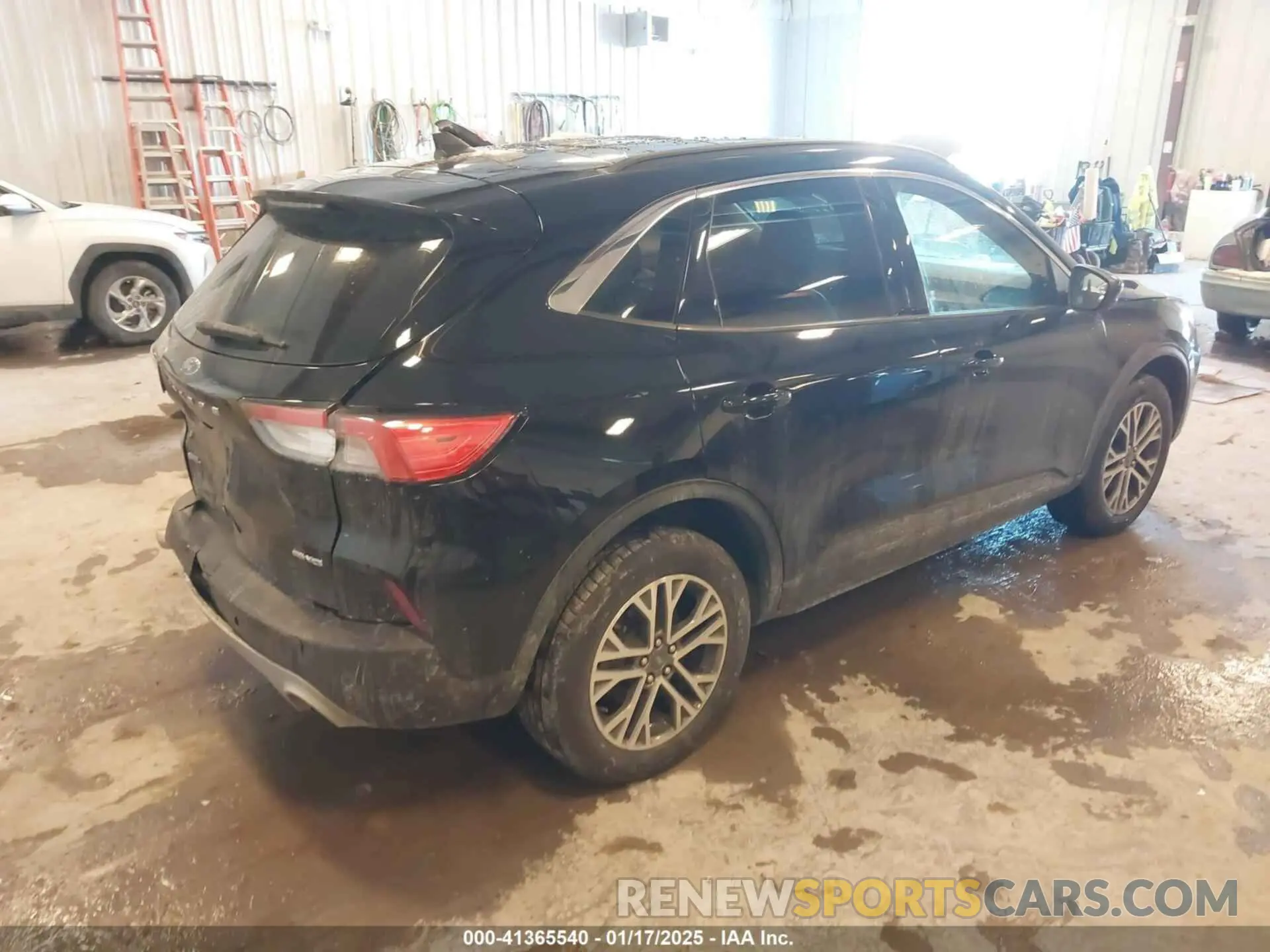 4 Photograph of a damaged car 1FMCU9H60MUA61096 FORD ESCAPE 2021