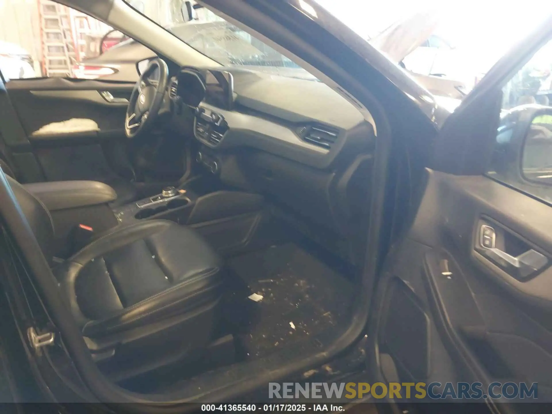 5 Photograph of a damaged car 1FMCU9H60MUA61096 FORD ESCAPE 2021