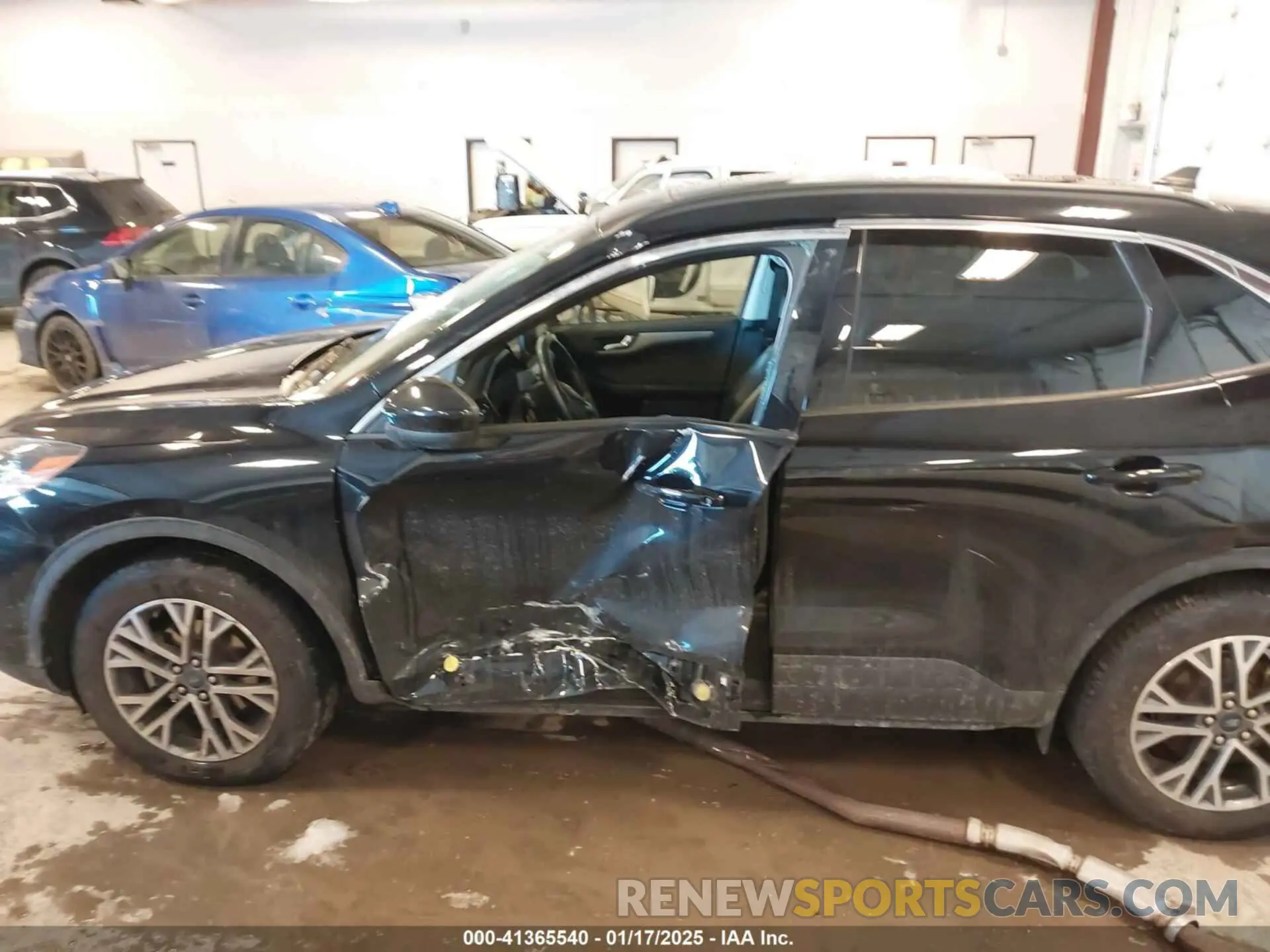6 Photograph of a damaged car 1FMCU9H60MUA61096 FORD ESCAPE 2021