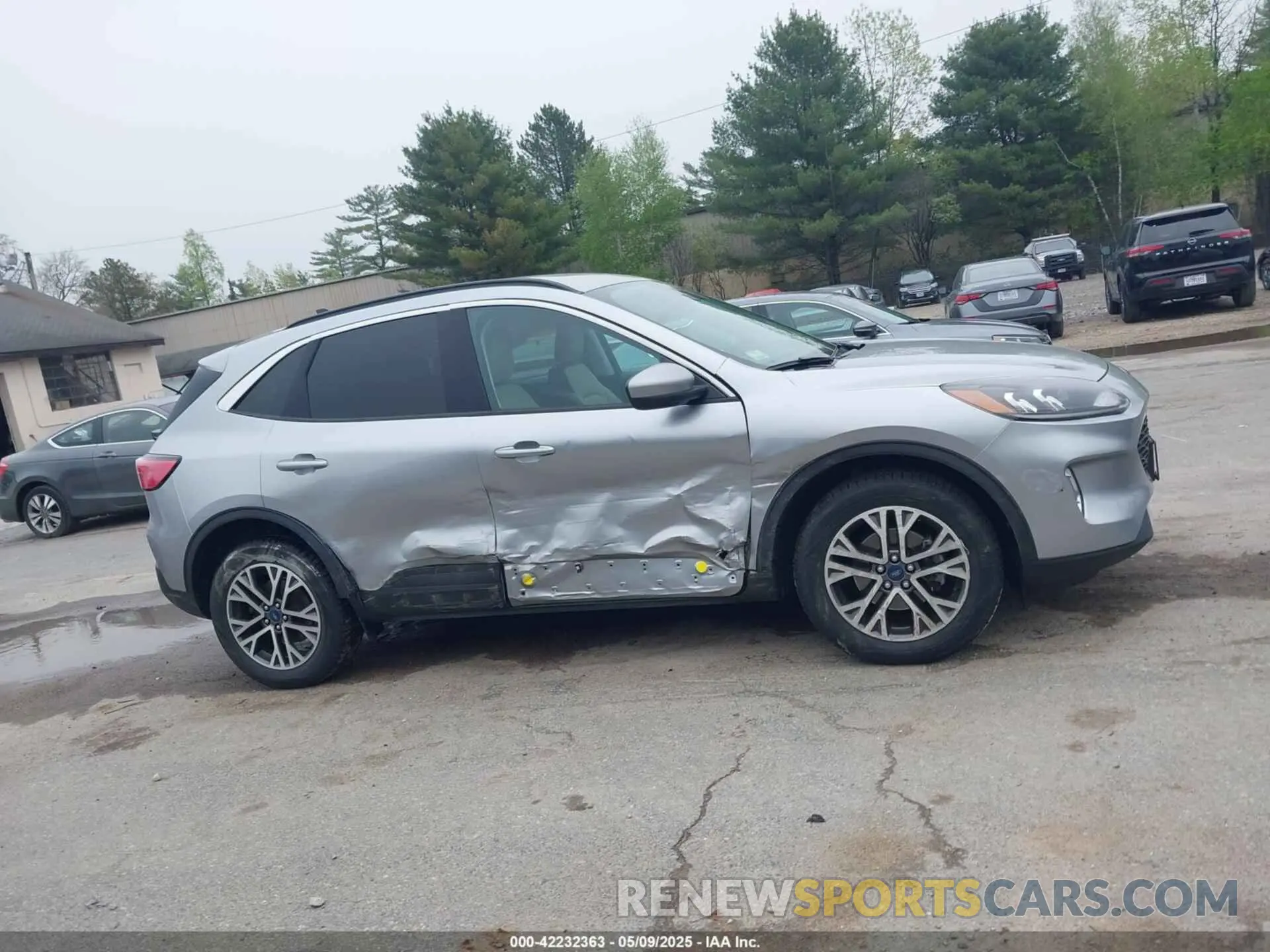 13 Photograph of a damaged car 1FMCU9H61MUA02574 FORD ESCAPE 2021