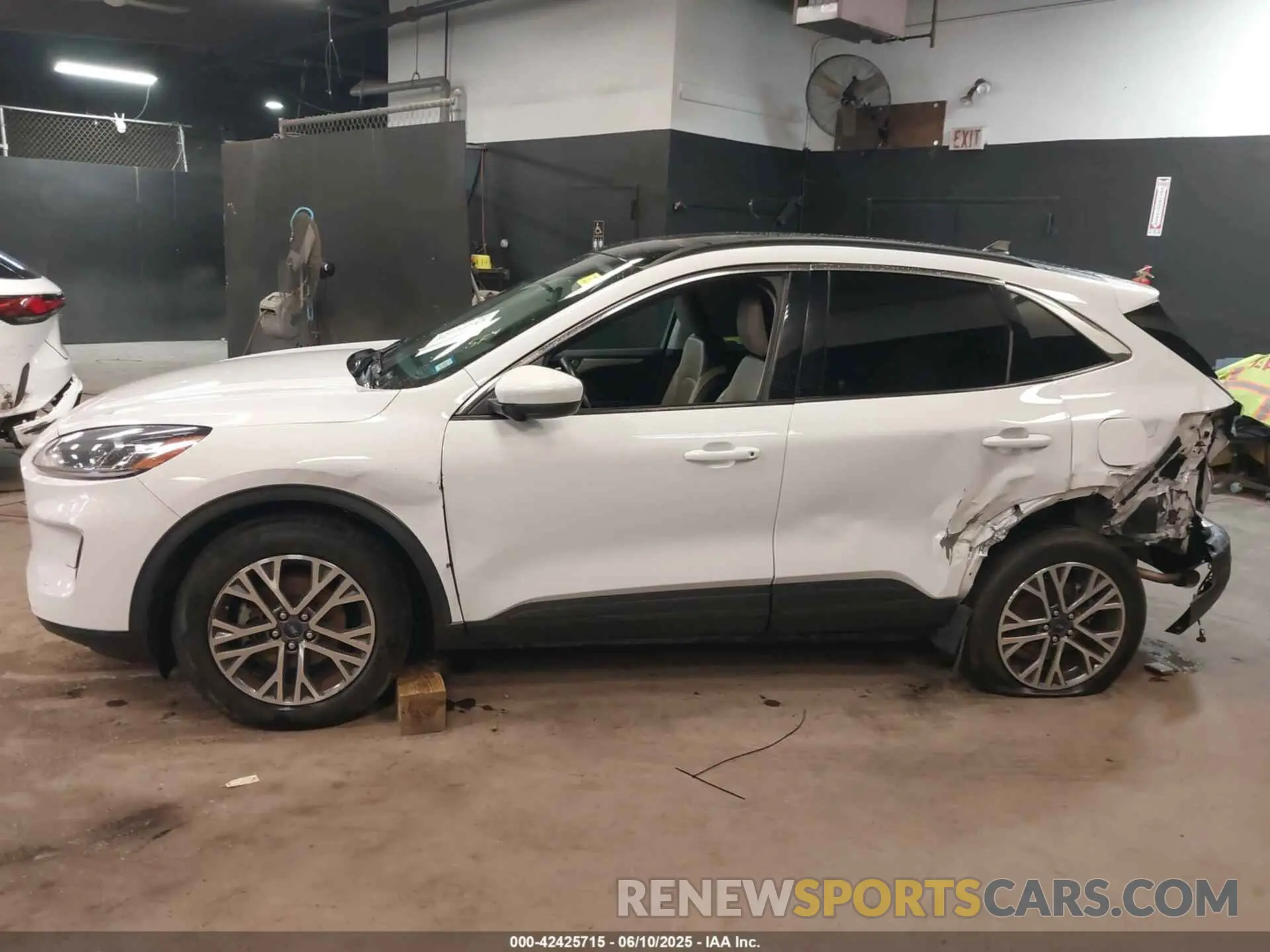 14 Photograph of a damaged car 1FMCU9H61MUA15146 FORD ESCAPE 2021