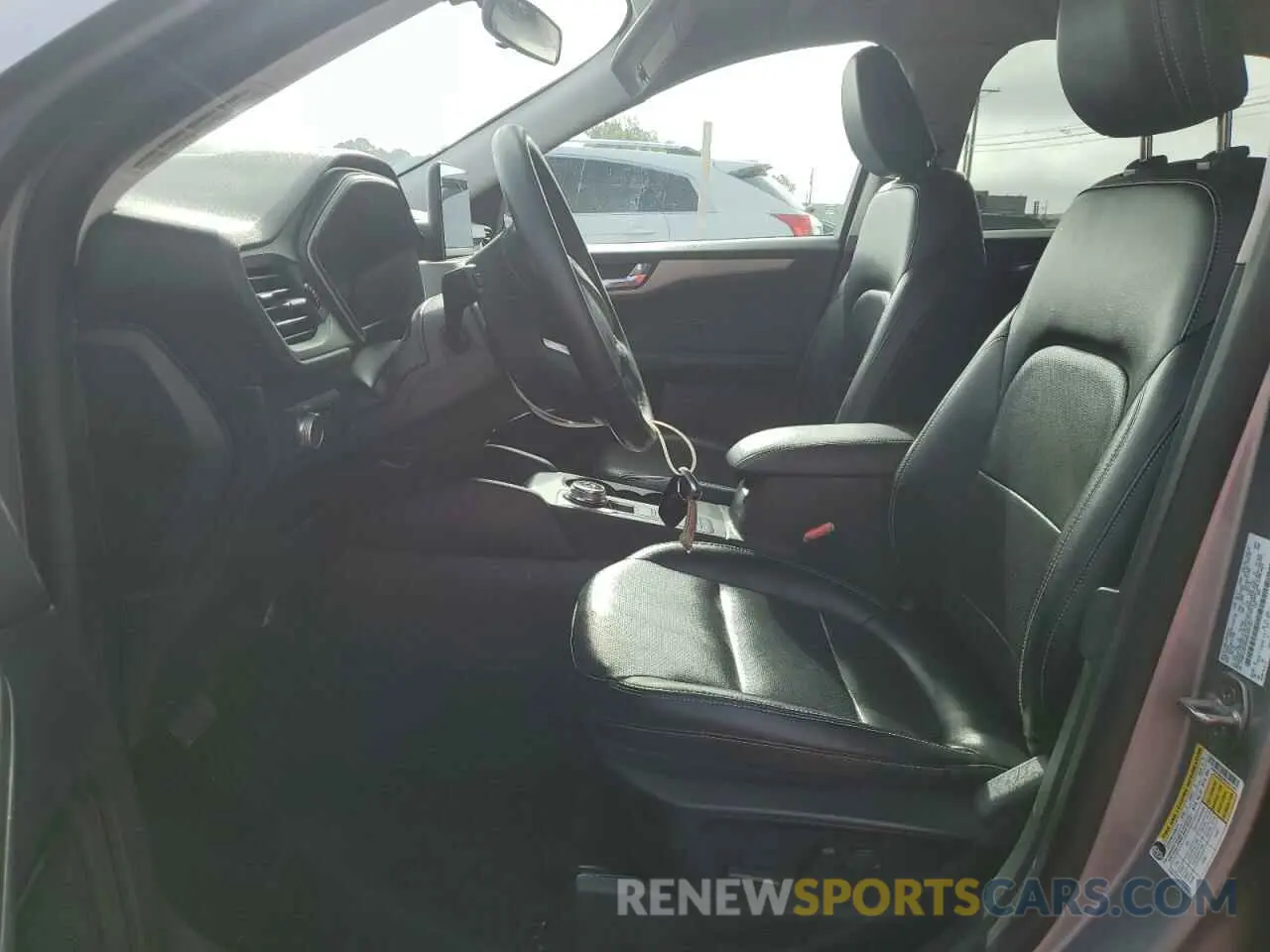 7 Photograph of a damaged car 1FMCU9H62MUA61391 FORD ESCAPE 2021