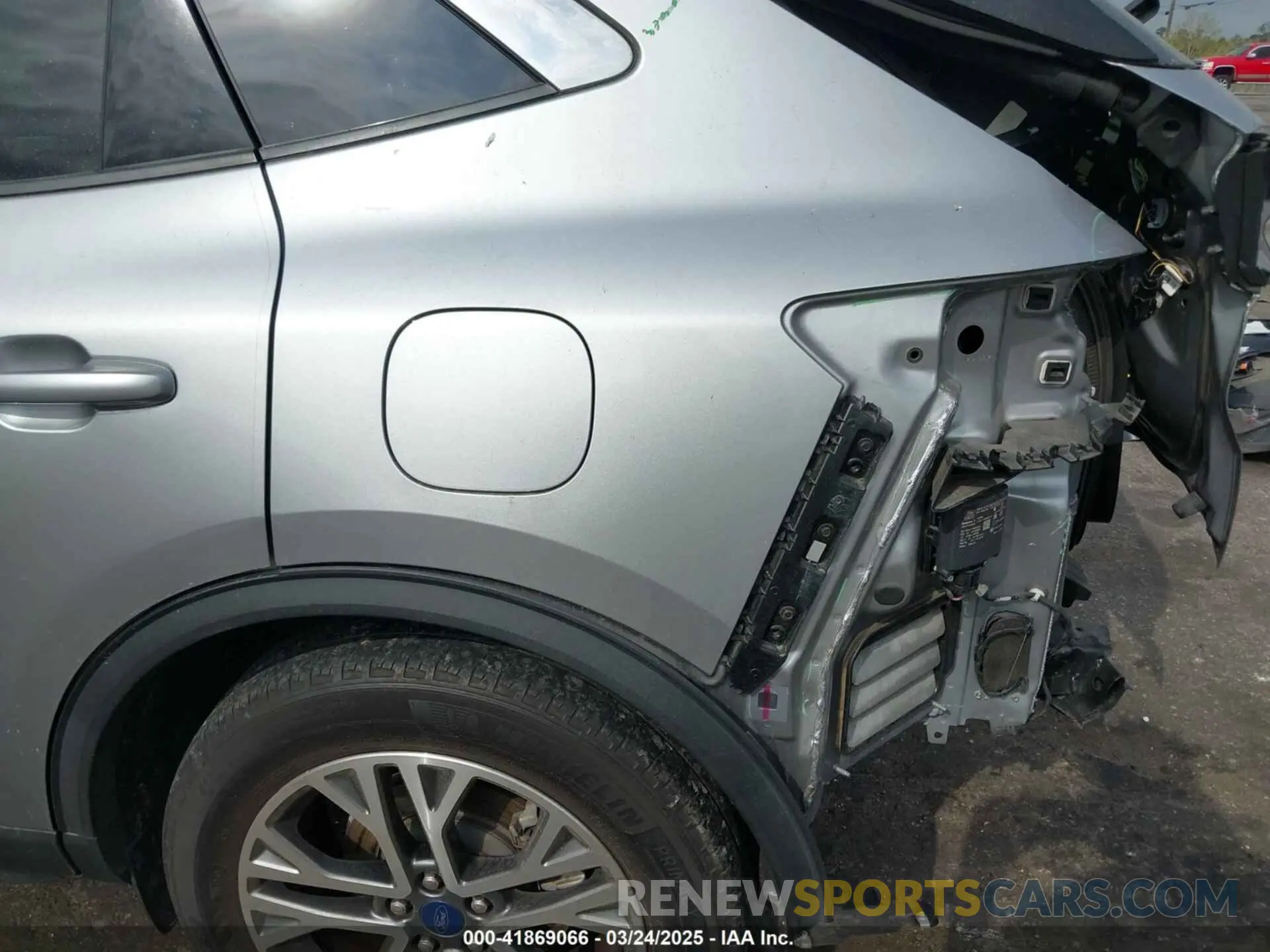 6 Photograph of a damaged car 1FMCU9H65MUA11214 FORD ESCAPE 2021
