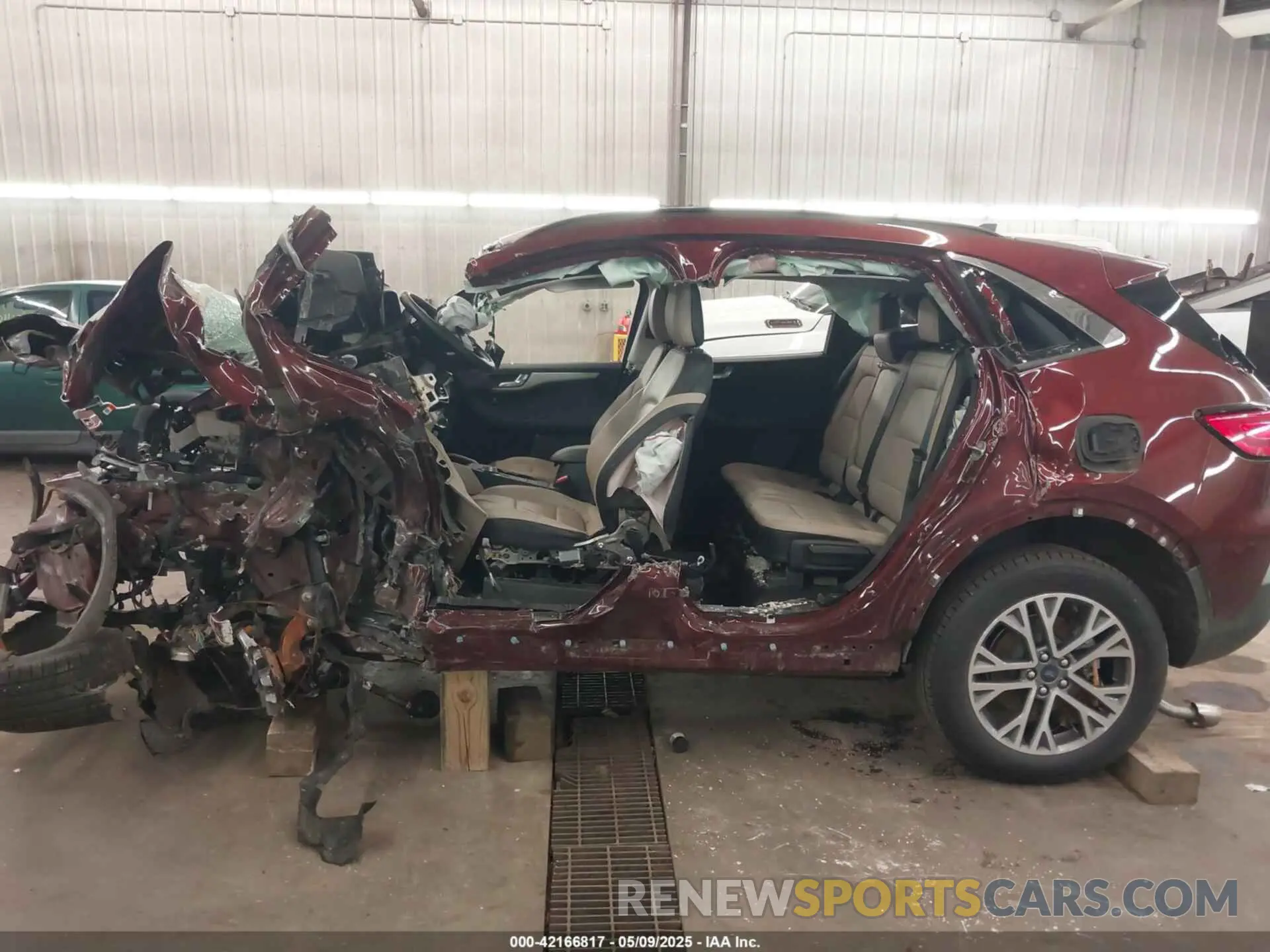 14 Photograph of a damaged car 1FMCU9H65MUB05710 FORD ESCAPE 2021