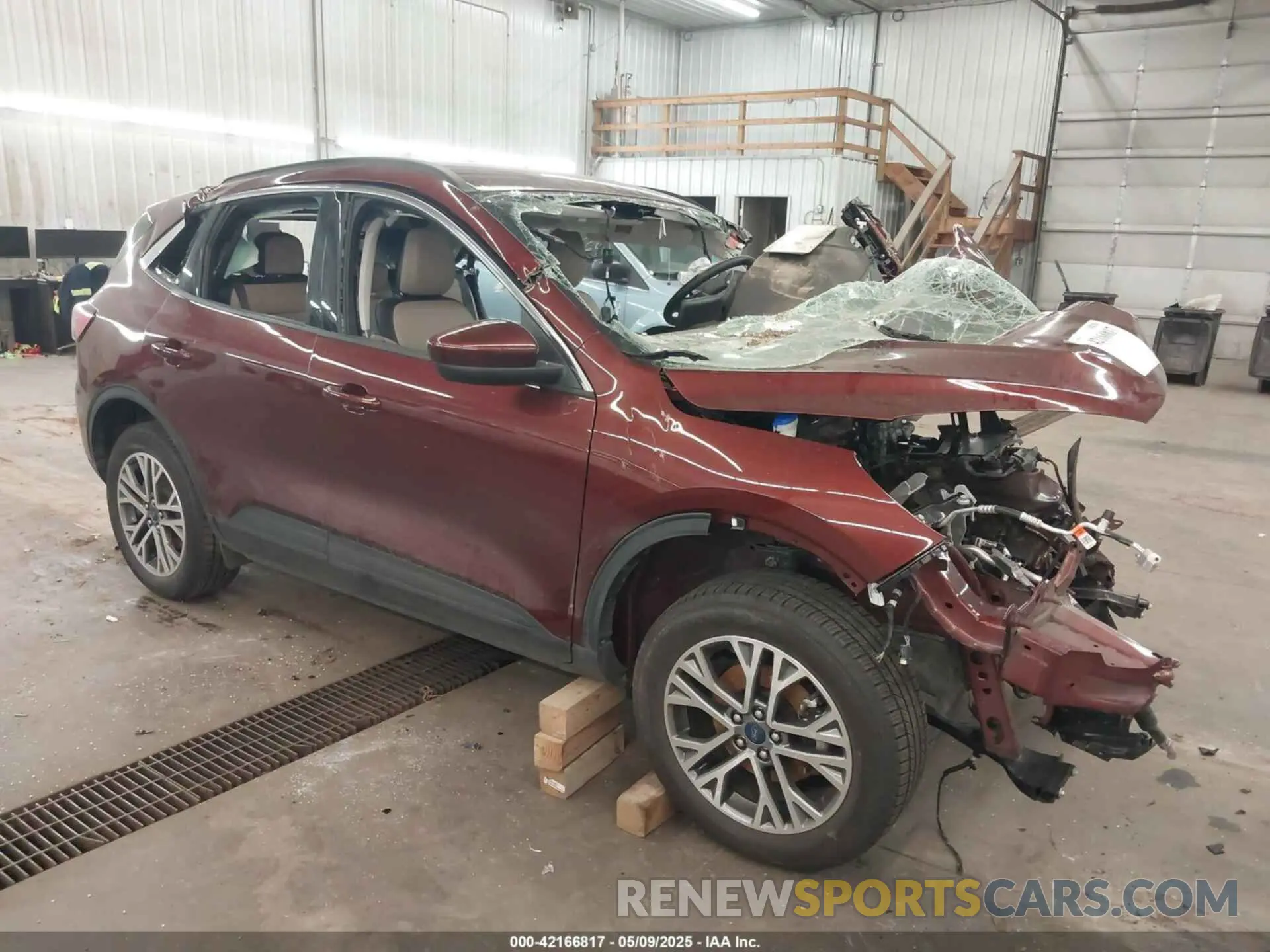 18 Photograph of a damaged car 1FMCU9H65MUB05710 FORD ESCAPE 2021