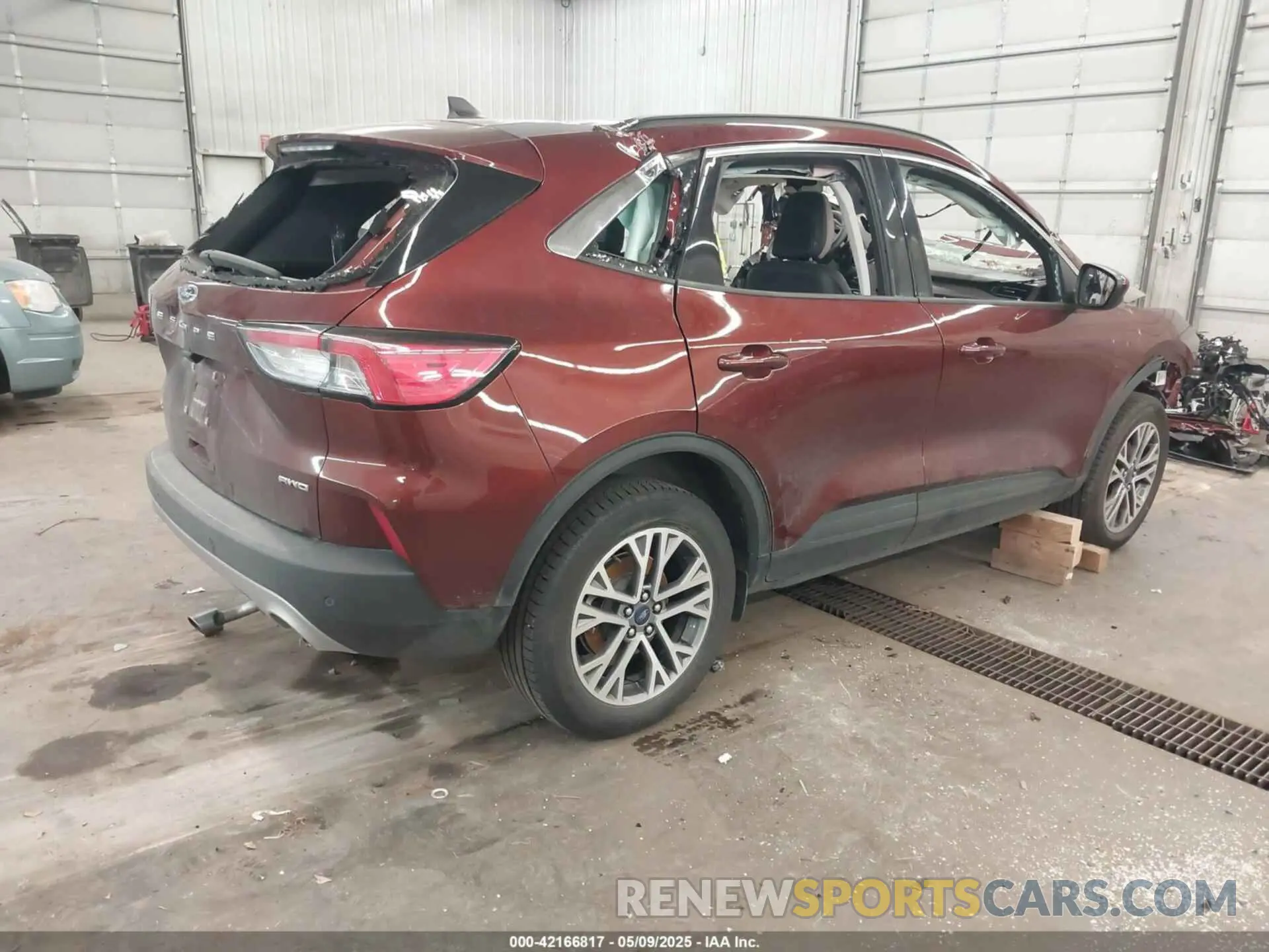 4 Photograph of a damaged car 1FMCU9H65MUB05710 FORD ESCAPE 2021