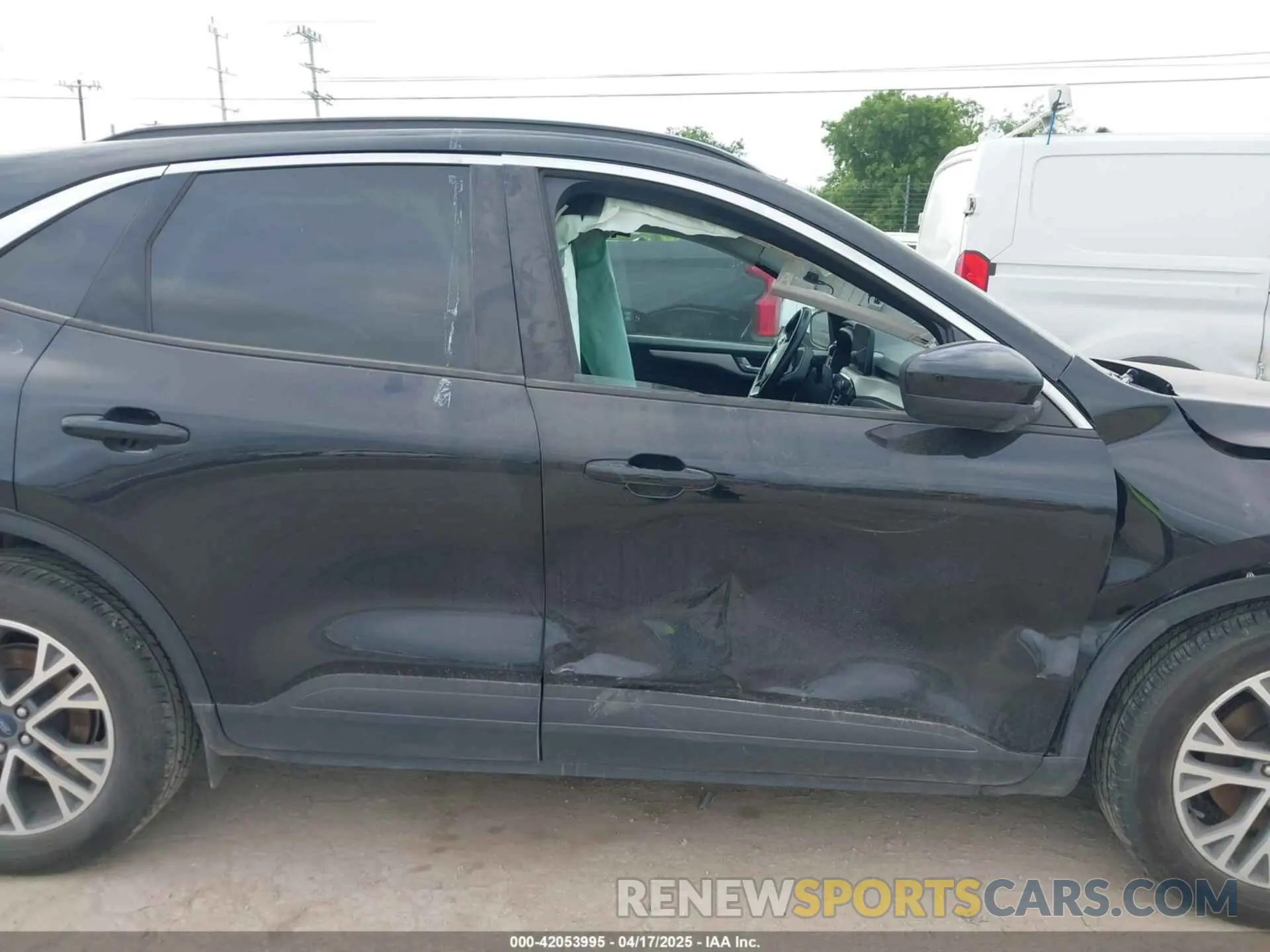 13 Photograph of a damaged car 1FMCU9H65MUB21616 FORD ESCAPE 2021