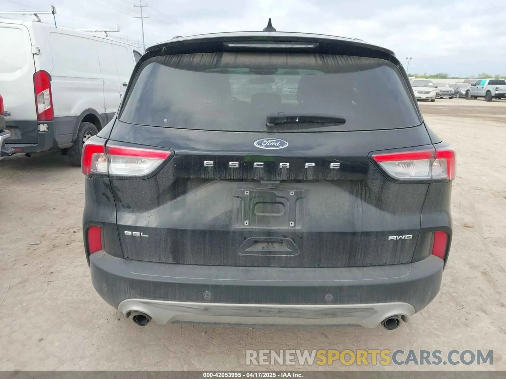 16 Photograph of a damaged car 1FMCU9H65MUB21616 FORD ESCAPE 2021