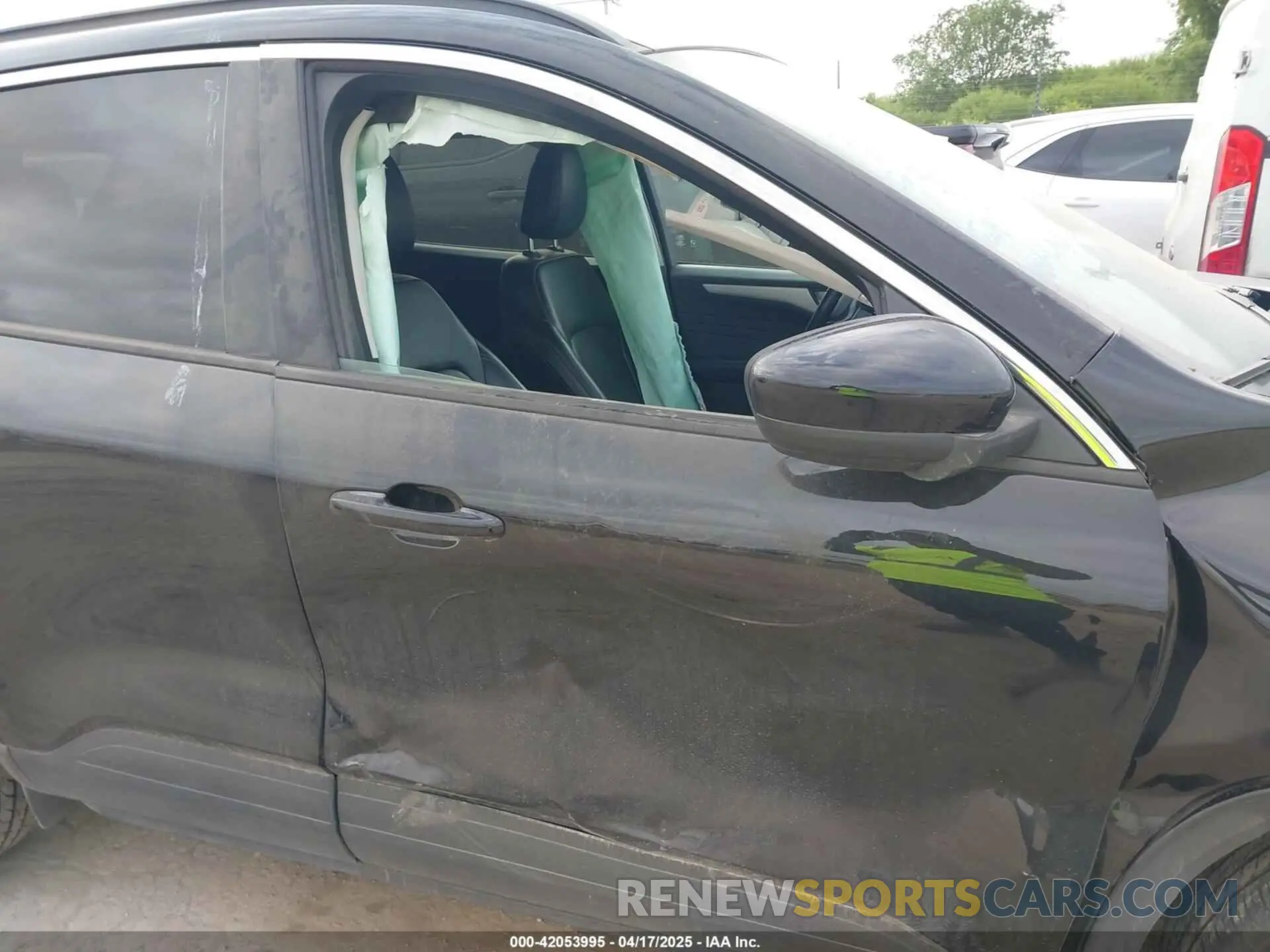 18 Photograph of a damaged car 1FMCU9H65MUB21616 FORD ESCAPE 2021