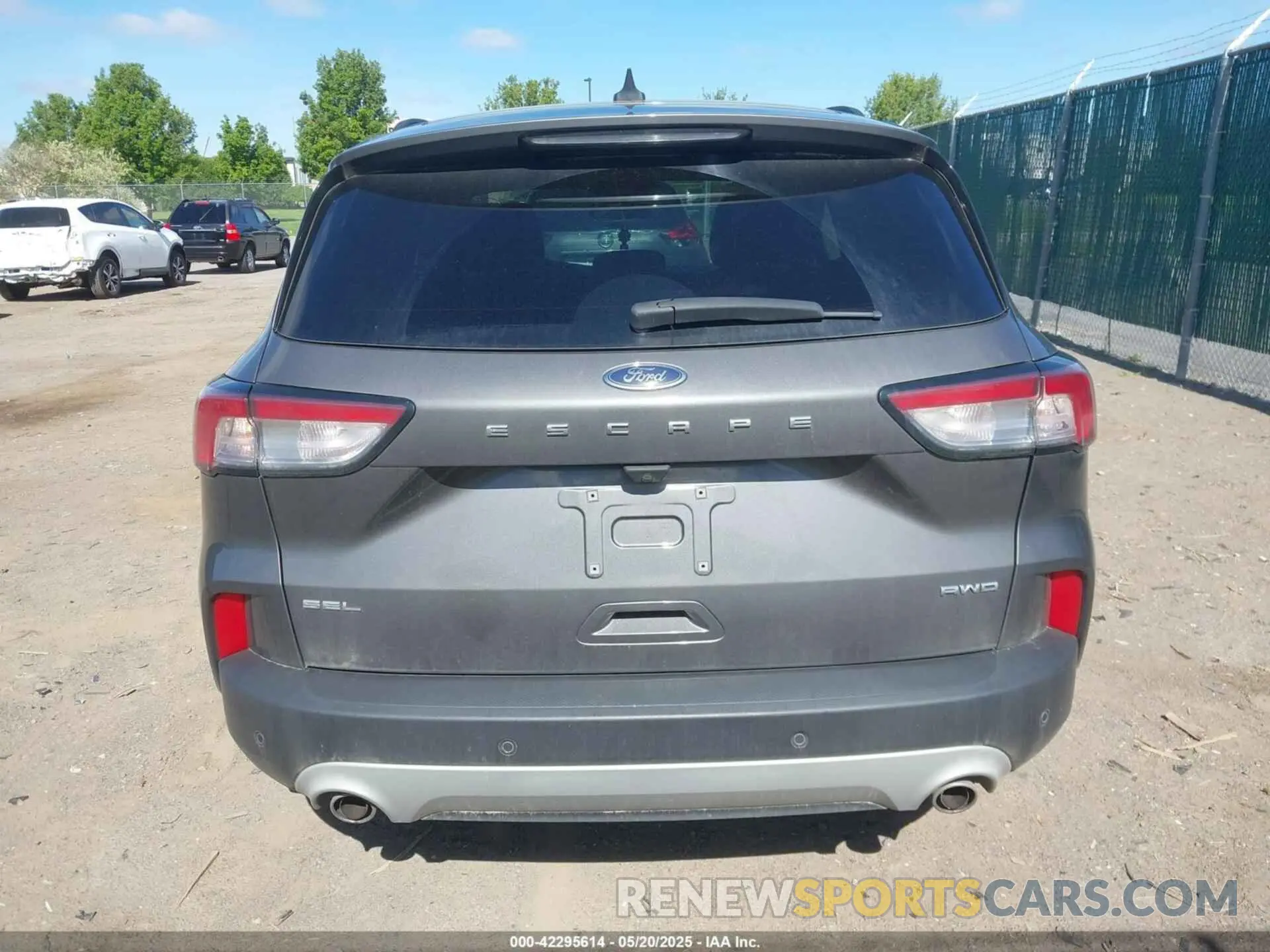 17 Photograph of a damaged car 1FMCU9H66MUA64813 FORD ESCAPE 2021