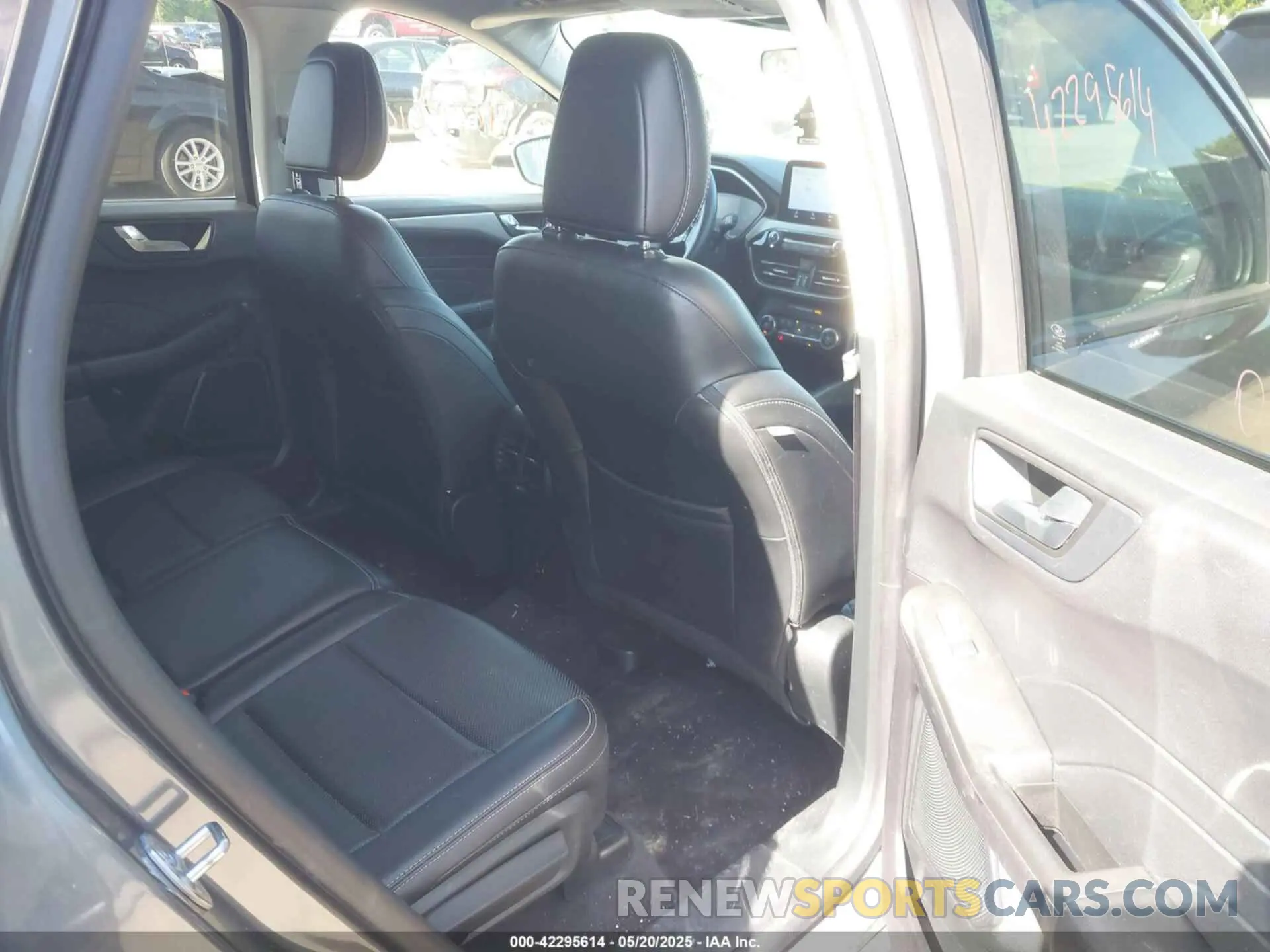 8 Photograph of a damaged car 1FMCU9H66MUA64813 FORD ESCAPE 2021