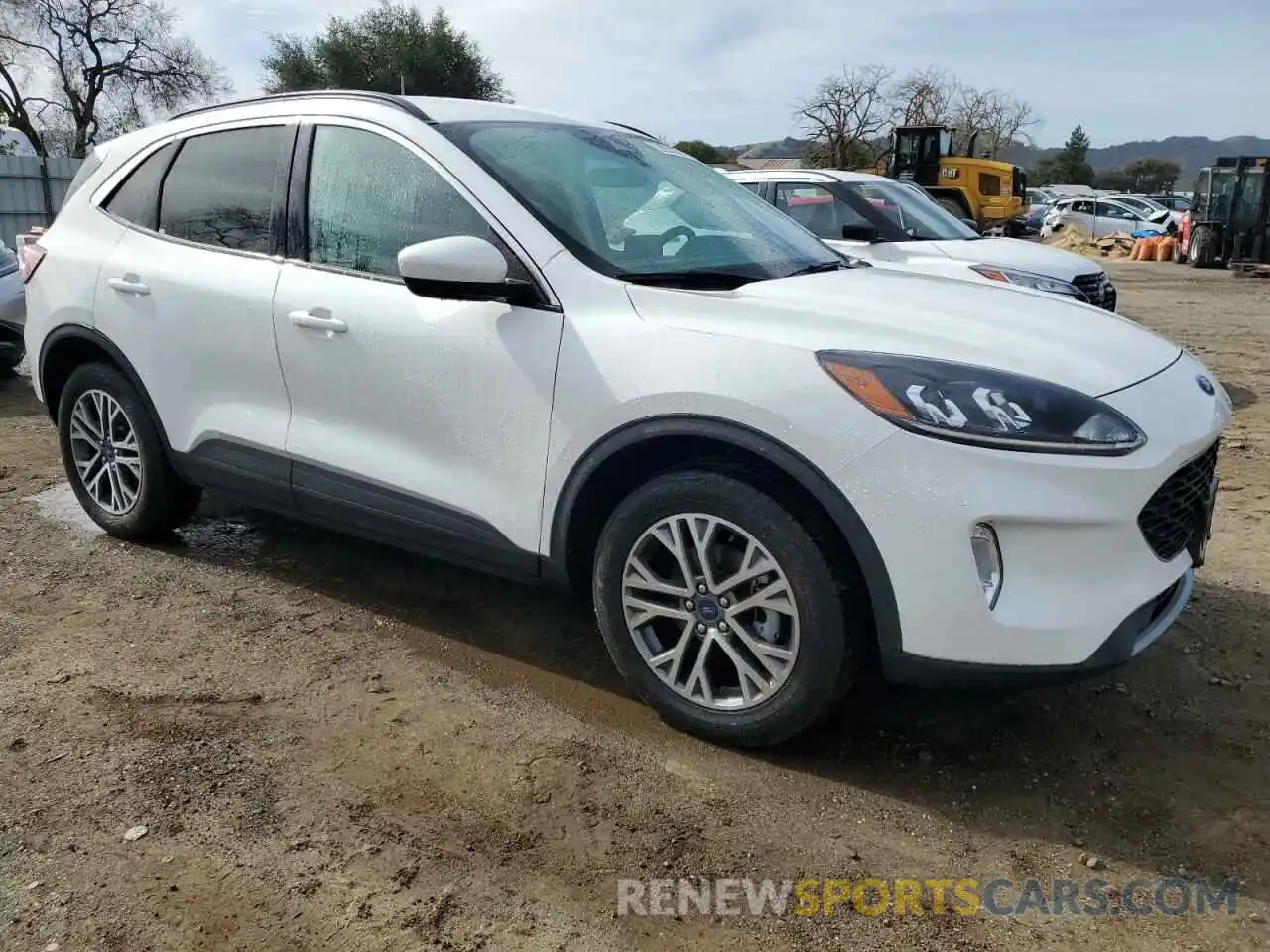 4 Photograph of a damaged car 1FMCU9H67MUA51939 FORD ESCAPE 2021