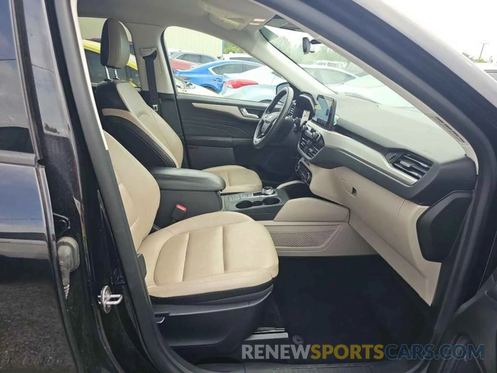 15 Photograph of a damaged car 1FMCU9H90MUA73968 FORD ESCAPE 2021