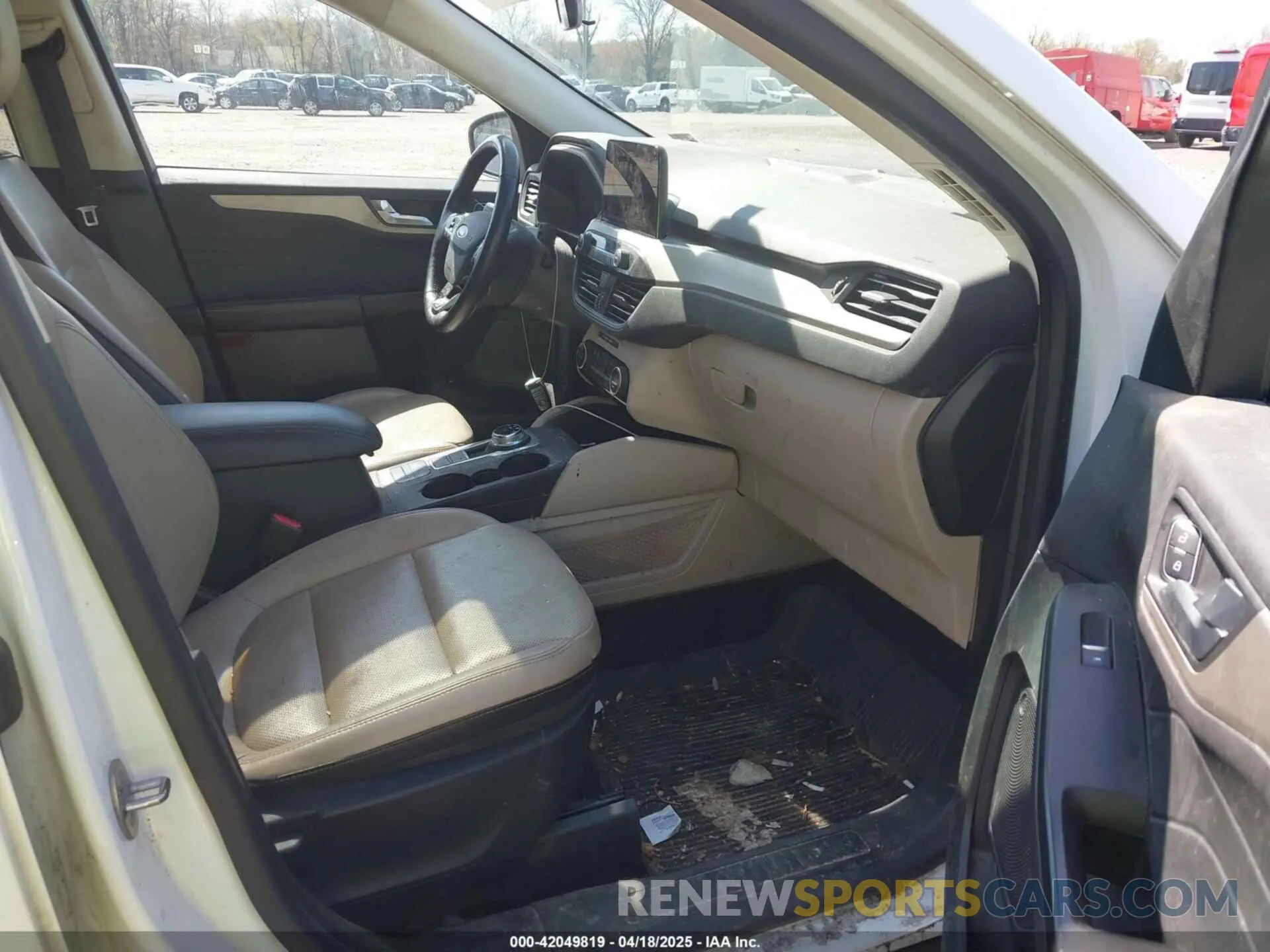 5 Photograph of a damaged car 1FMCU9H92MUA07776 FORD ESCAPE 2021