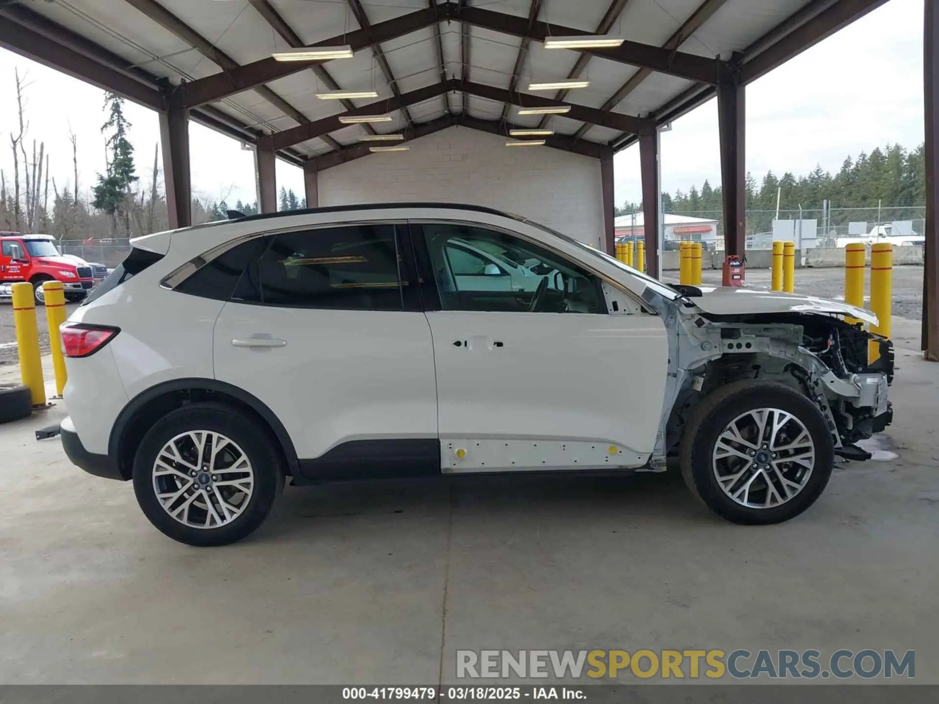14 Photograph of a damaged car 1FMCU9H94MUA12378 FORD ESCAPE 2021