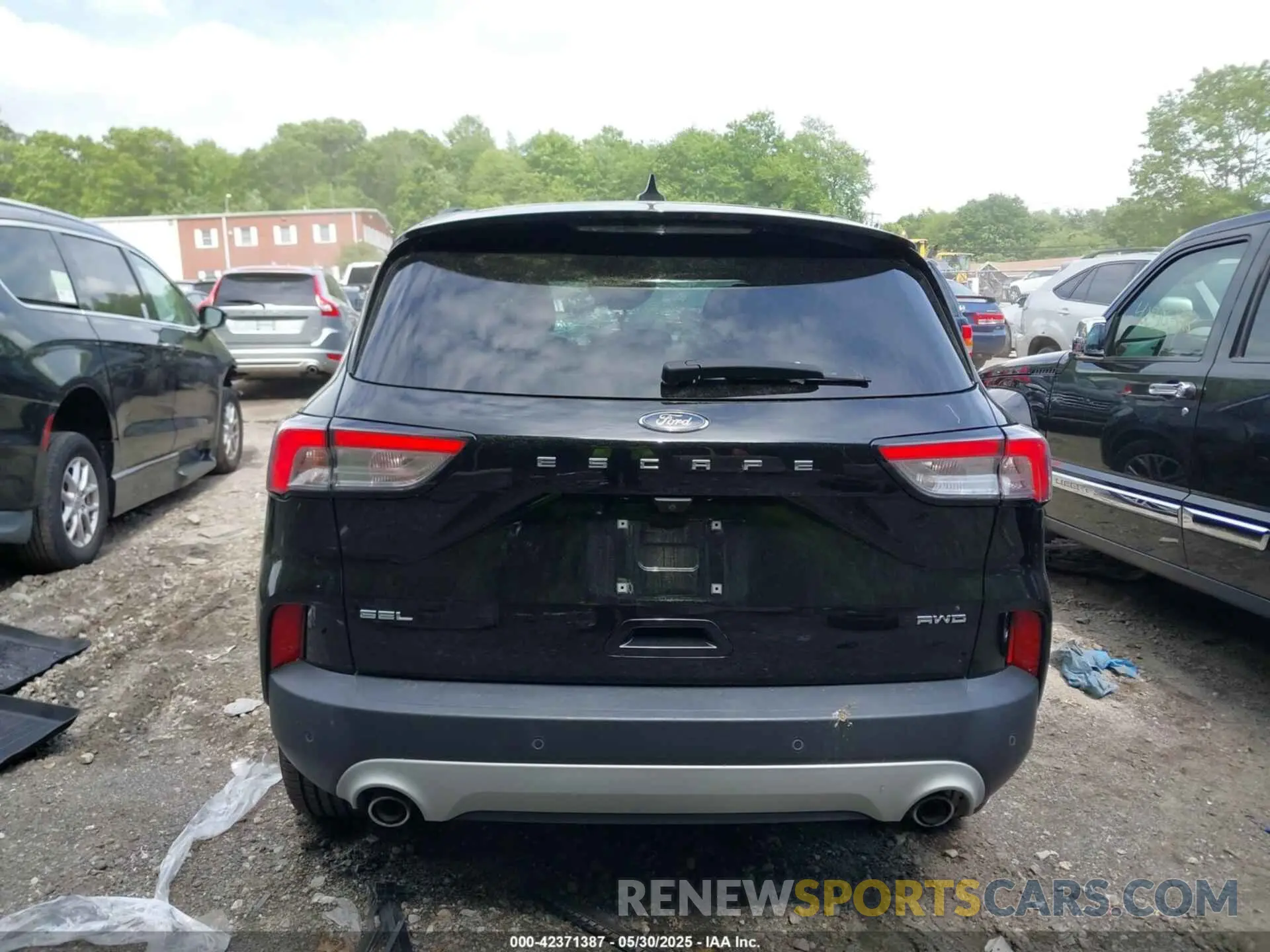 16 Photograph of a damaged car 1FMCU9H94MUA61032 FORD ESCAPE 2021