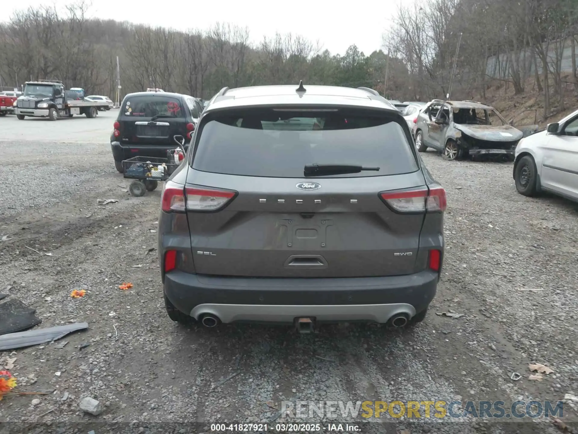 17 Photograph of a damaged car 1FMCU9H96MUA04542 FORD ESCAPE 2021