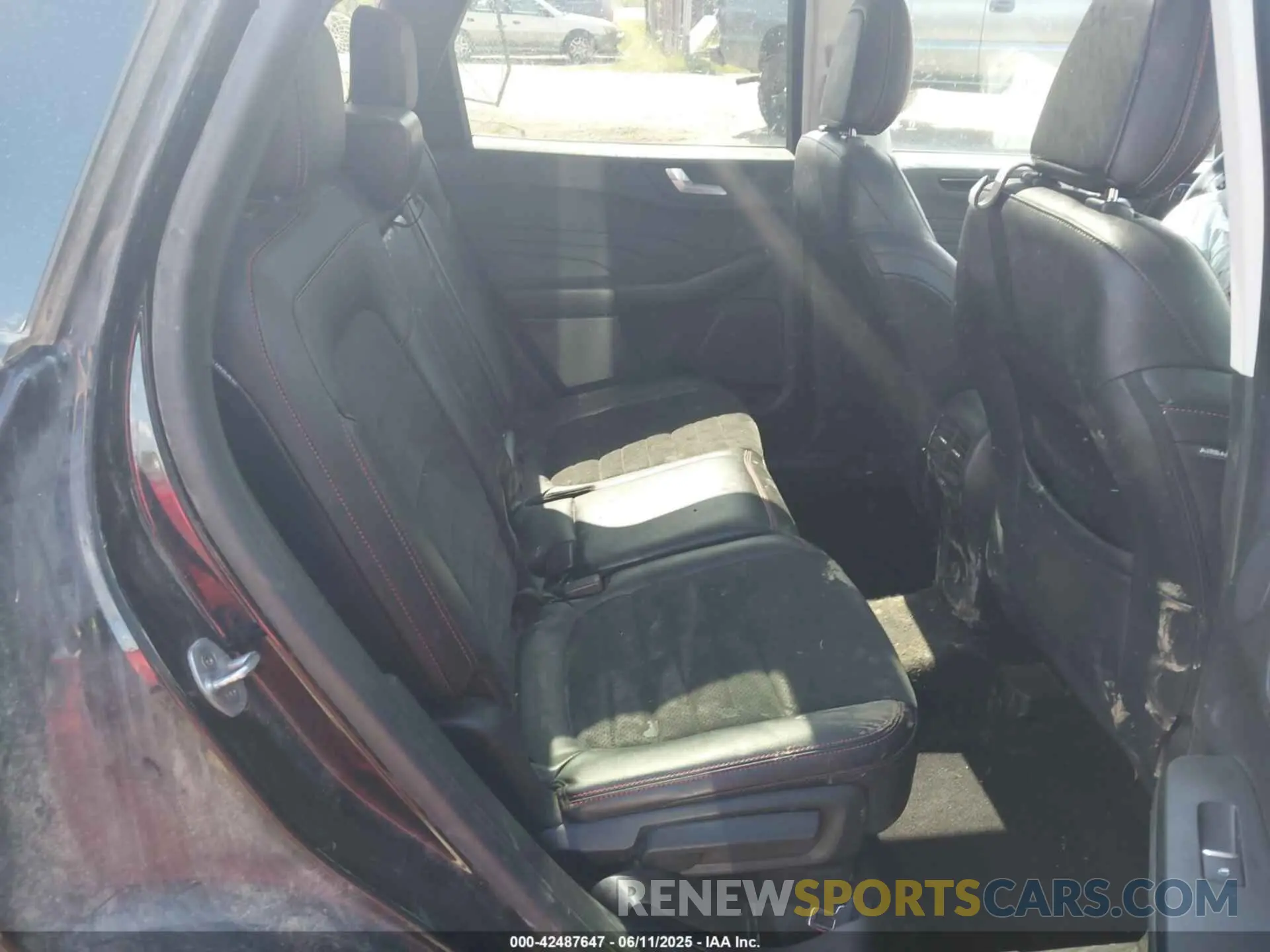 8 Photograph of a damaged car 1FMCU9H97MUB17707 FORD ESCAPE 2021