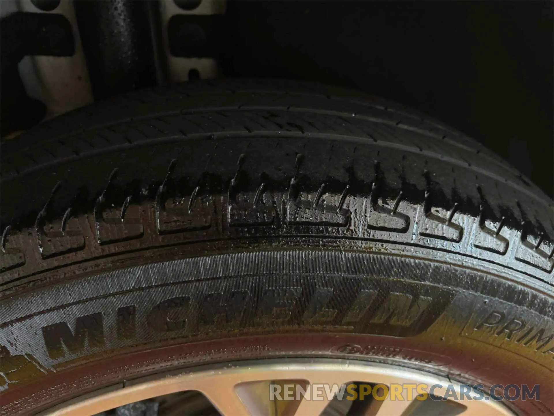 25 Photograph of a damaged car 1FMCU9H98MUB02889 FORD ESCAPE 2021