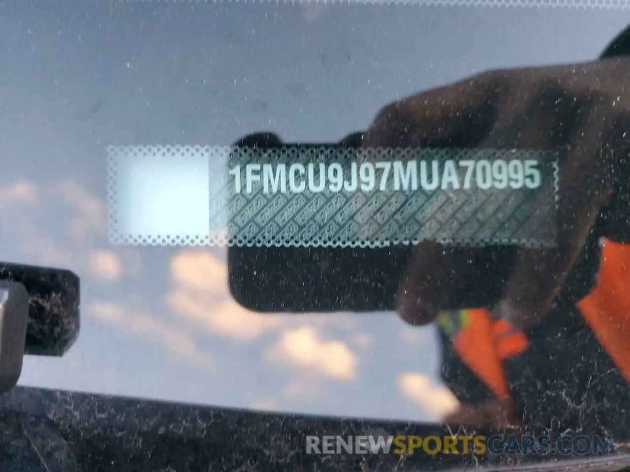 14 Photograph of a damaged car 1FMCU9J97MUA70995 FORD ESCAPE 2021