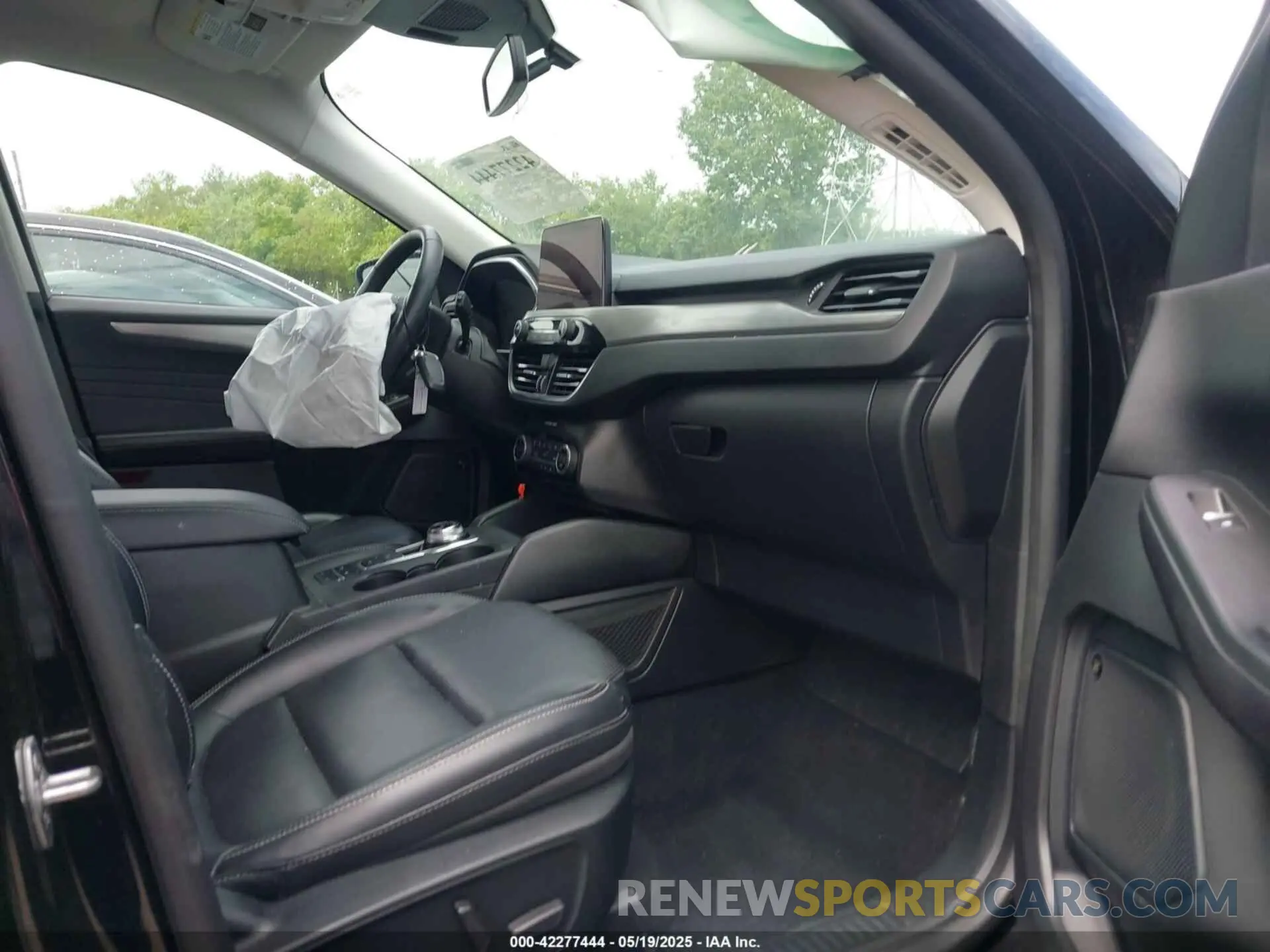 5 Photograph of a damaged car 1FMCU9J97MUA77753 FORD ESCAPE 2021