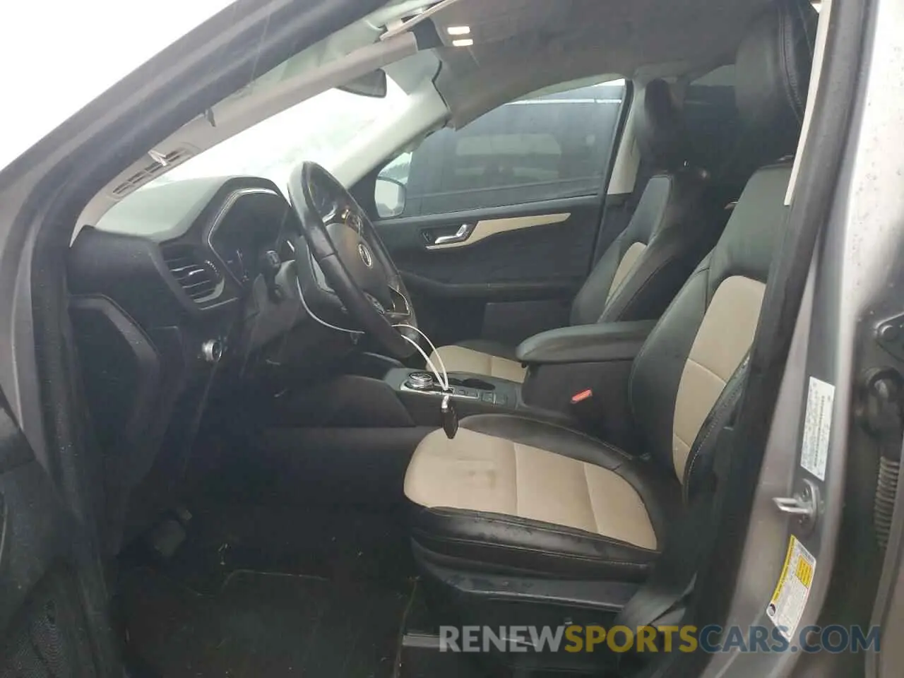 7 Photograph of a damaged car 1FMCU9J99MUB12020 FORD ESCAPE 2021