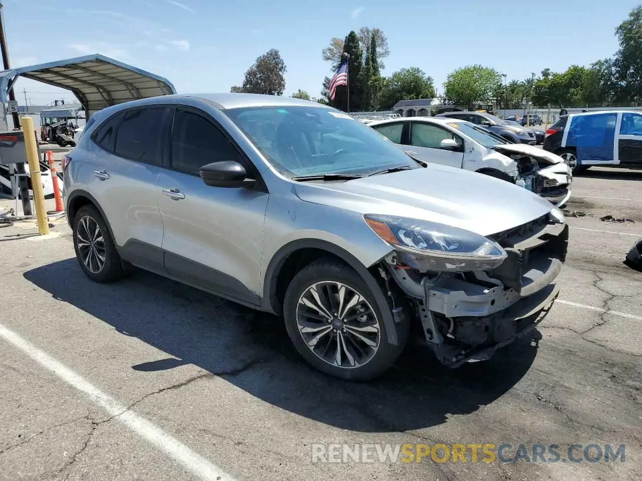 4 Photograph of a damaged car 1FMCU0BZ2NUA26494 FORD ESCAPE 2022
