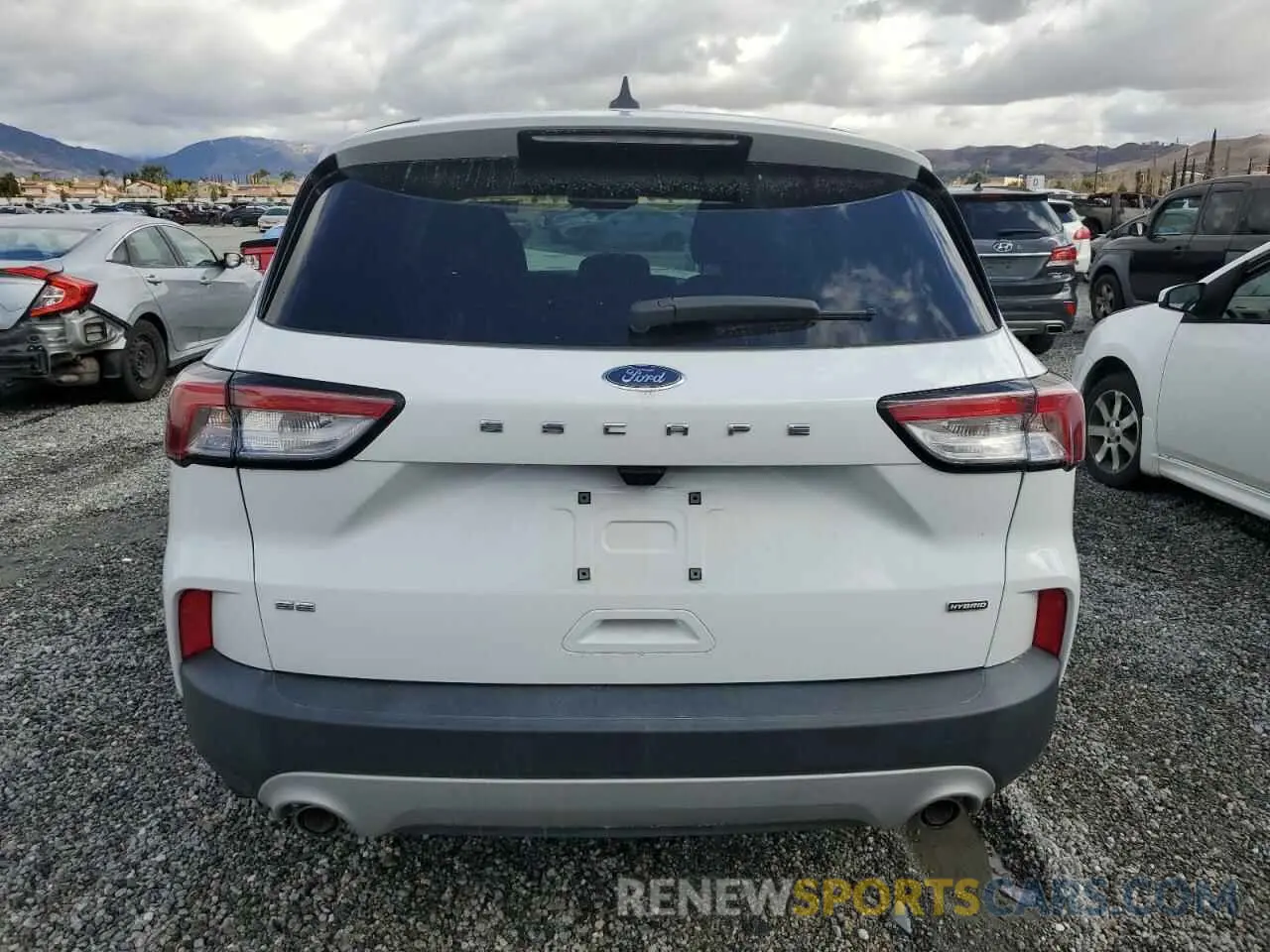 6 Photograph of a damaged car 1FMCU0BZ4NUA80783 FORD ESCAPE 2022